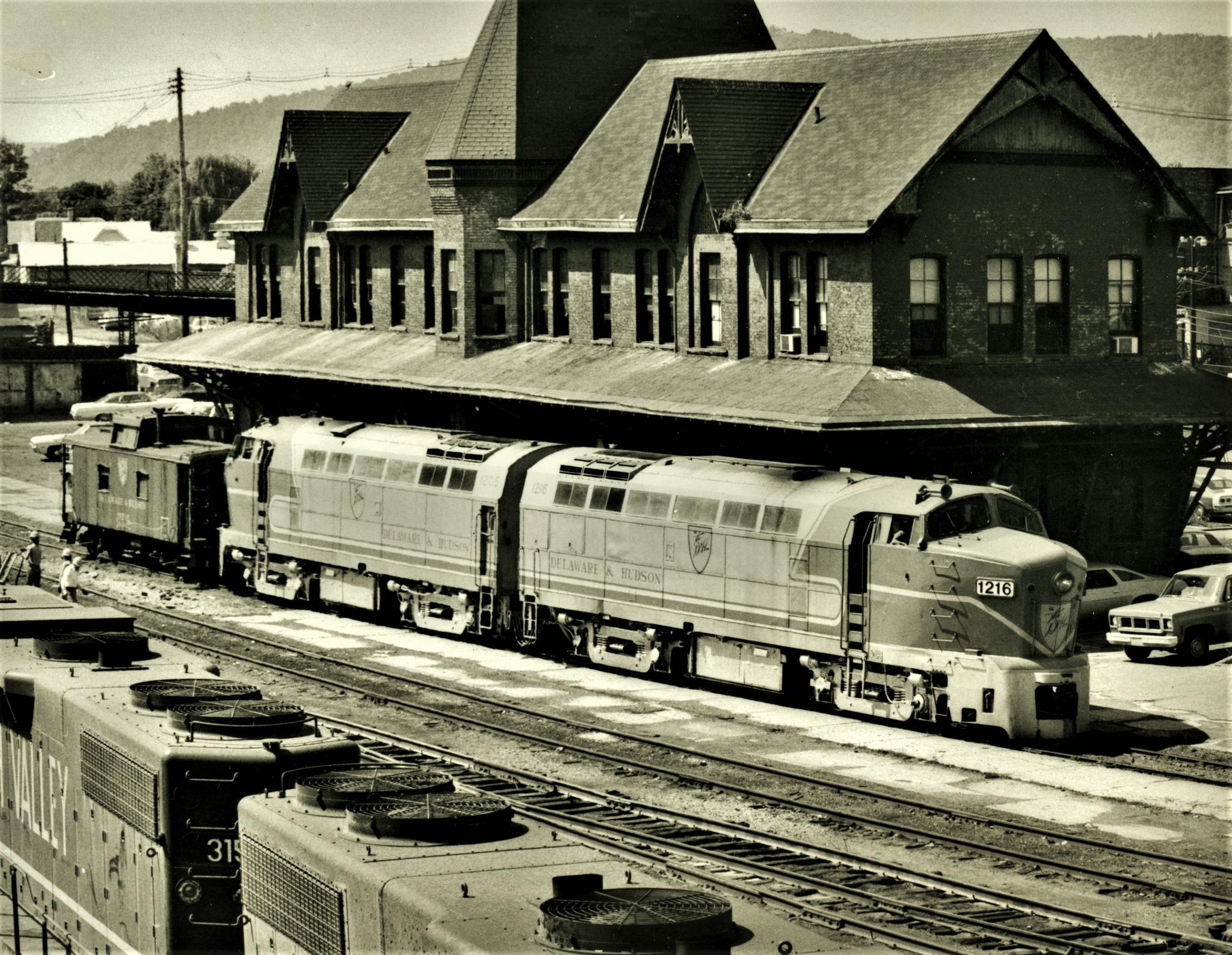 Having brought over cars from the Delaware & Hudson's Binghamton, NY