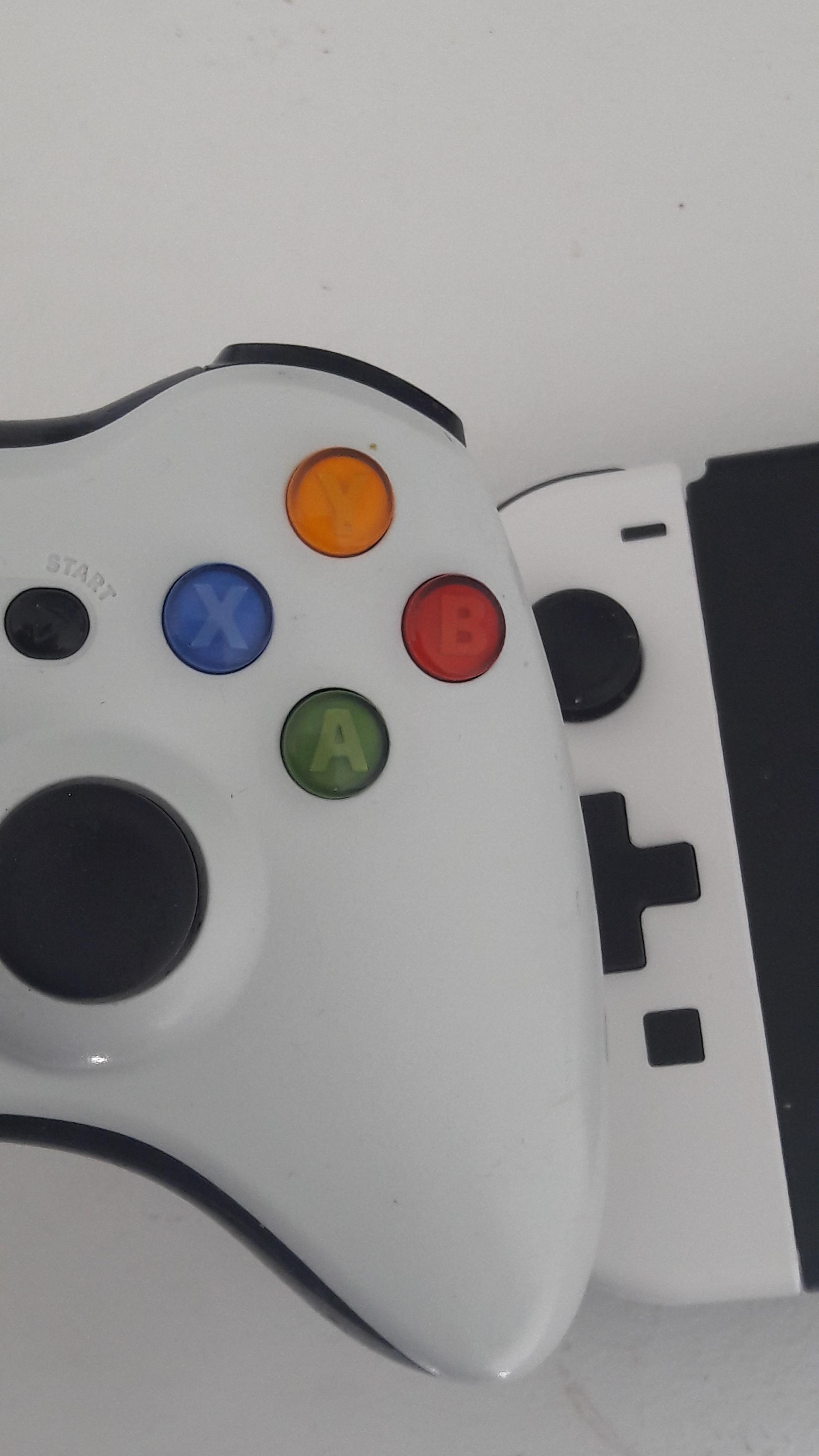 I realised my xbox controller is.. Green? Anyway I can remove the hue