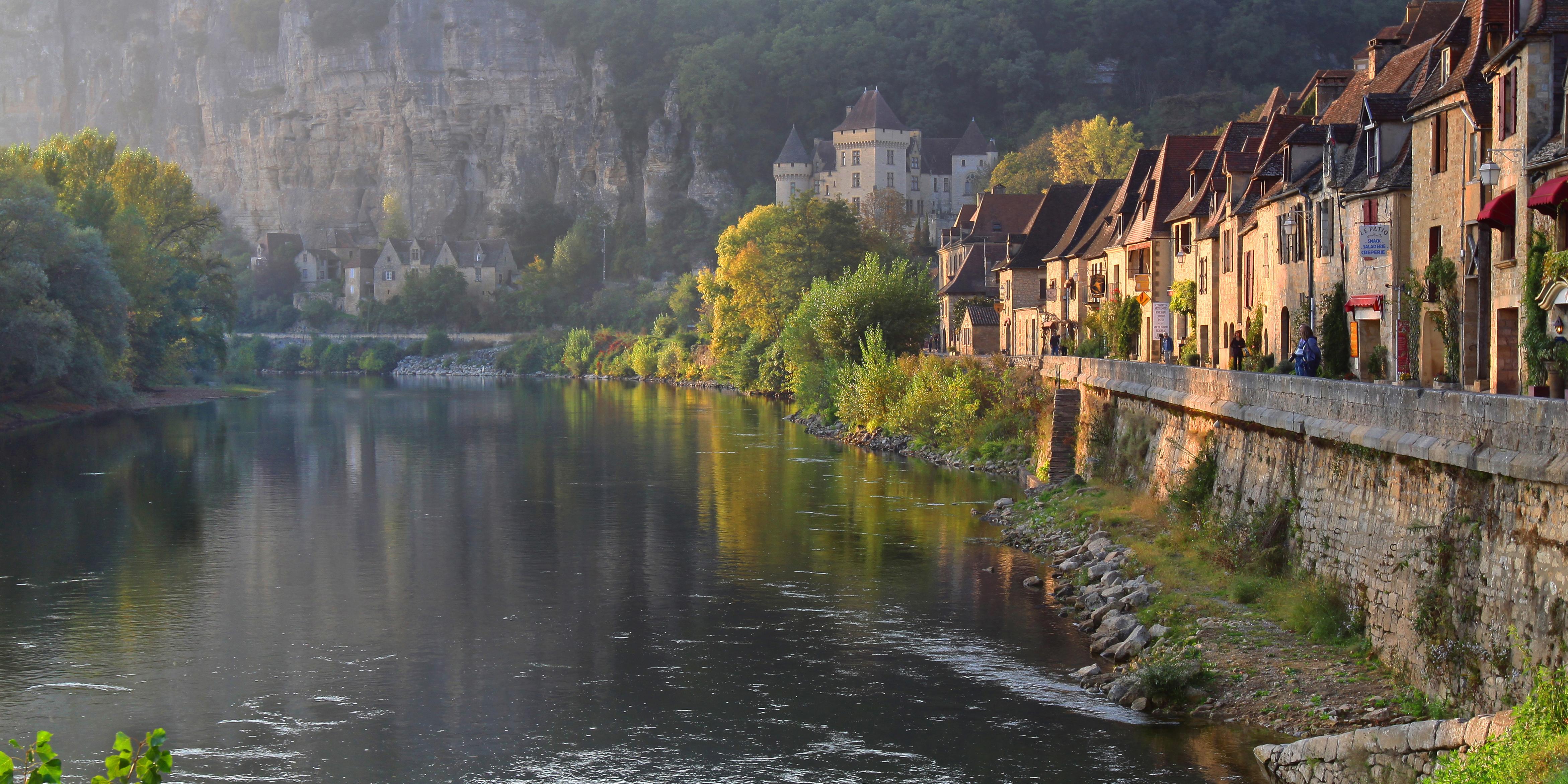 La RoqueGageac, Dordogne, France r/europe