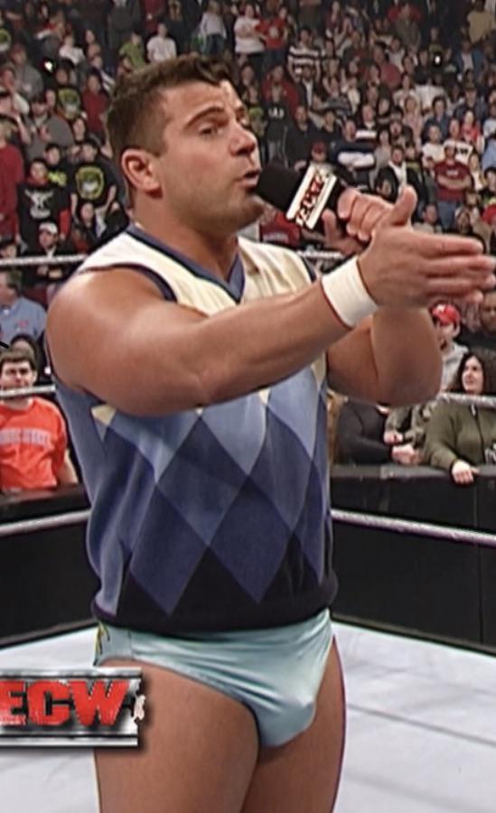 Matt Striker big bulge 🍆 : WrestleWithThePackage