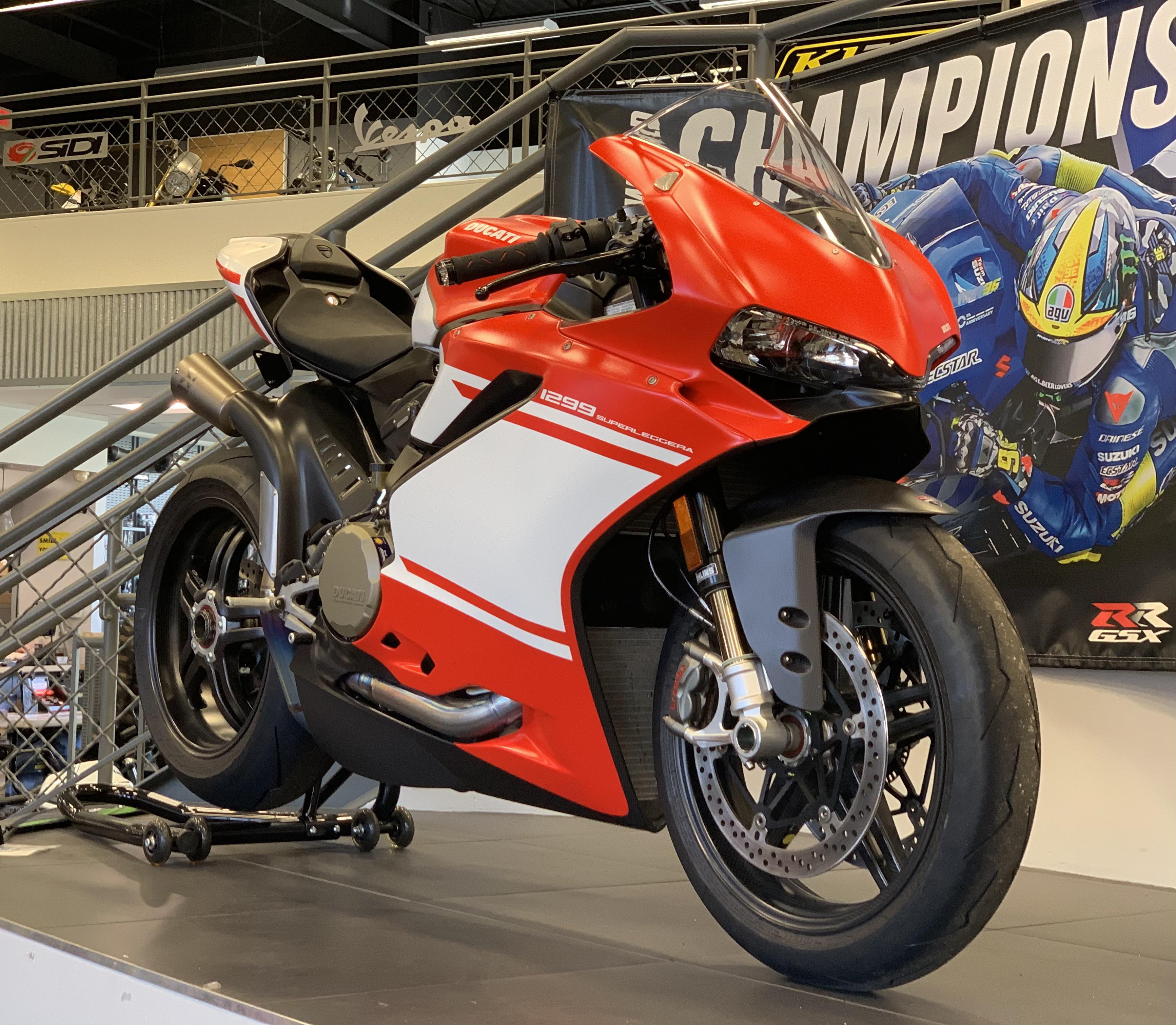 Freshly painted exhaust pipes and rear frame, loving the new look! Ducati