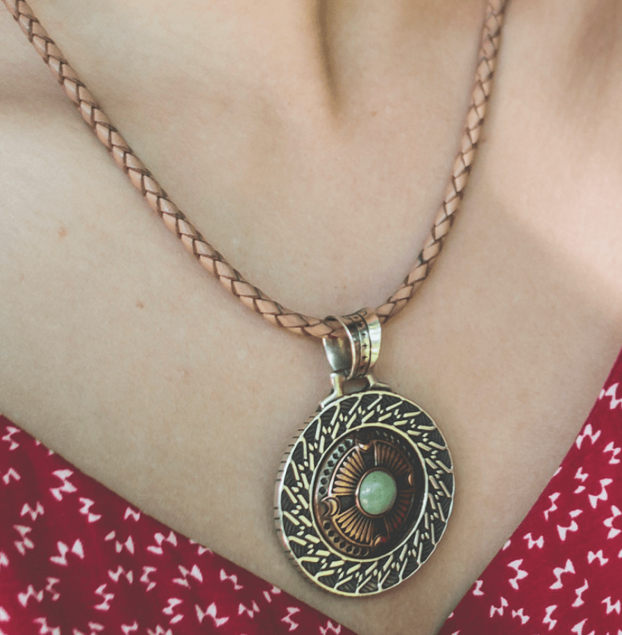 Finding wife's lost necklace r/jewelry