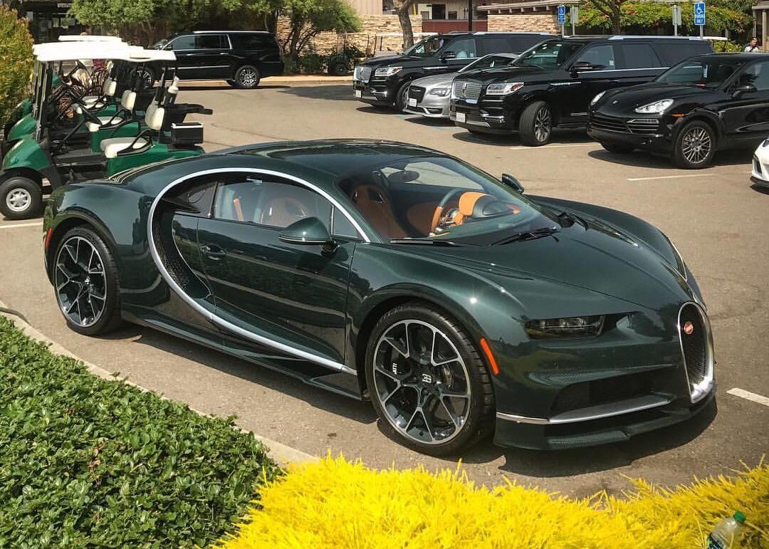 Bugatti Chiron in green carbon r/carporn