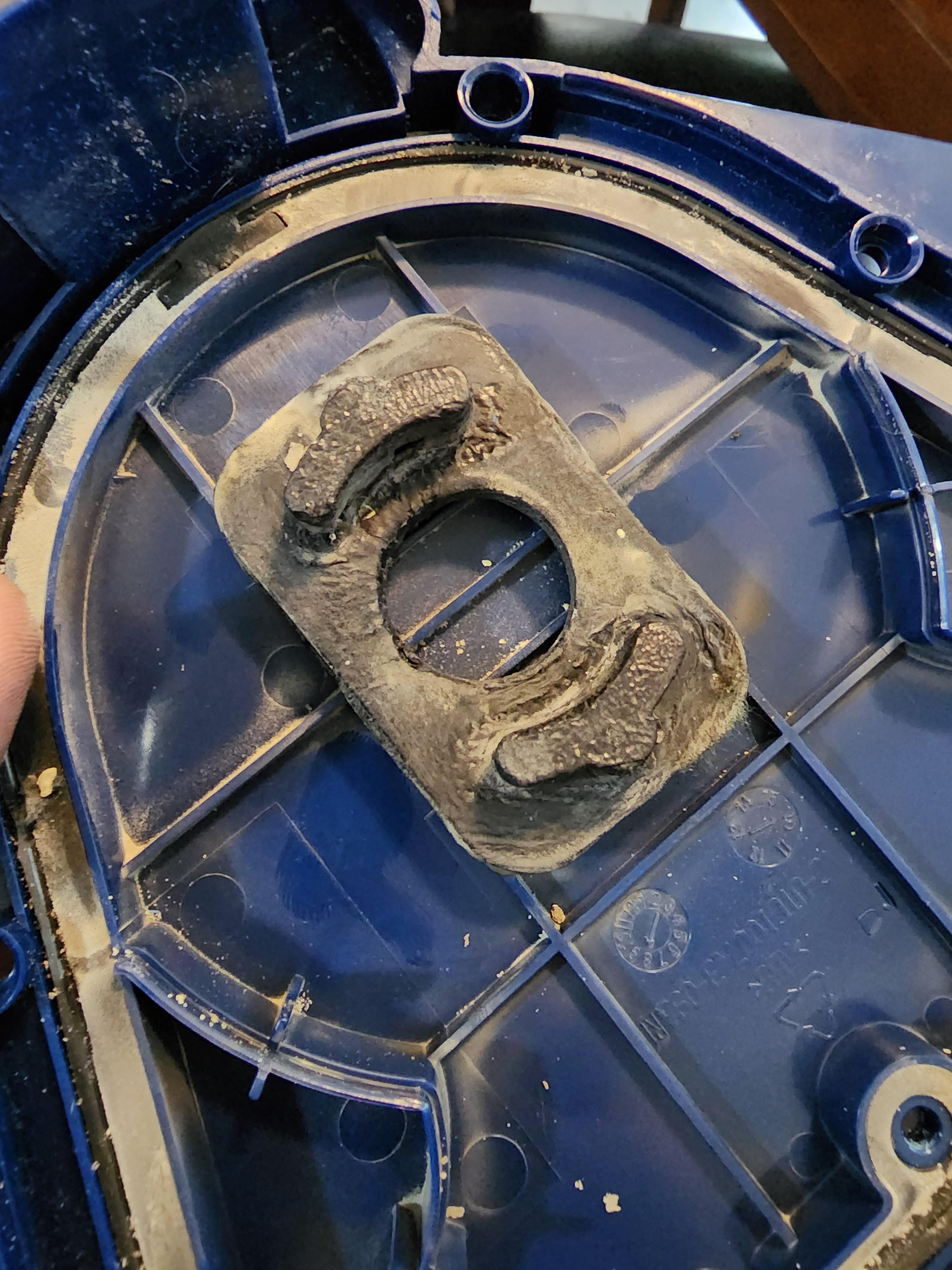 Anyone know where to find Shark vacuum parts? : r/fixit