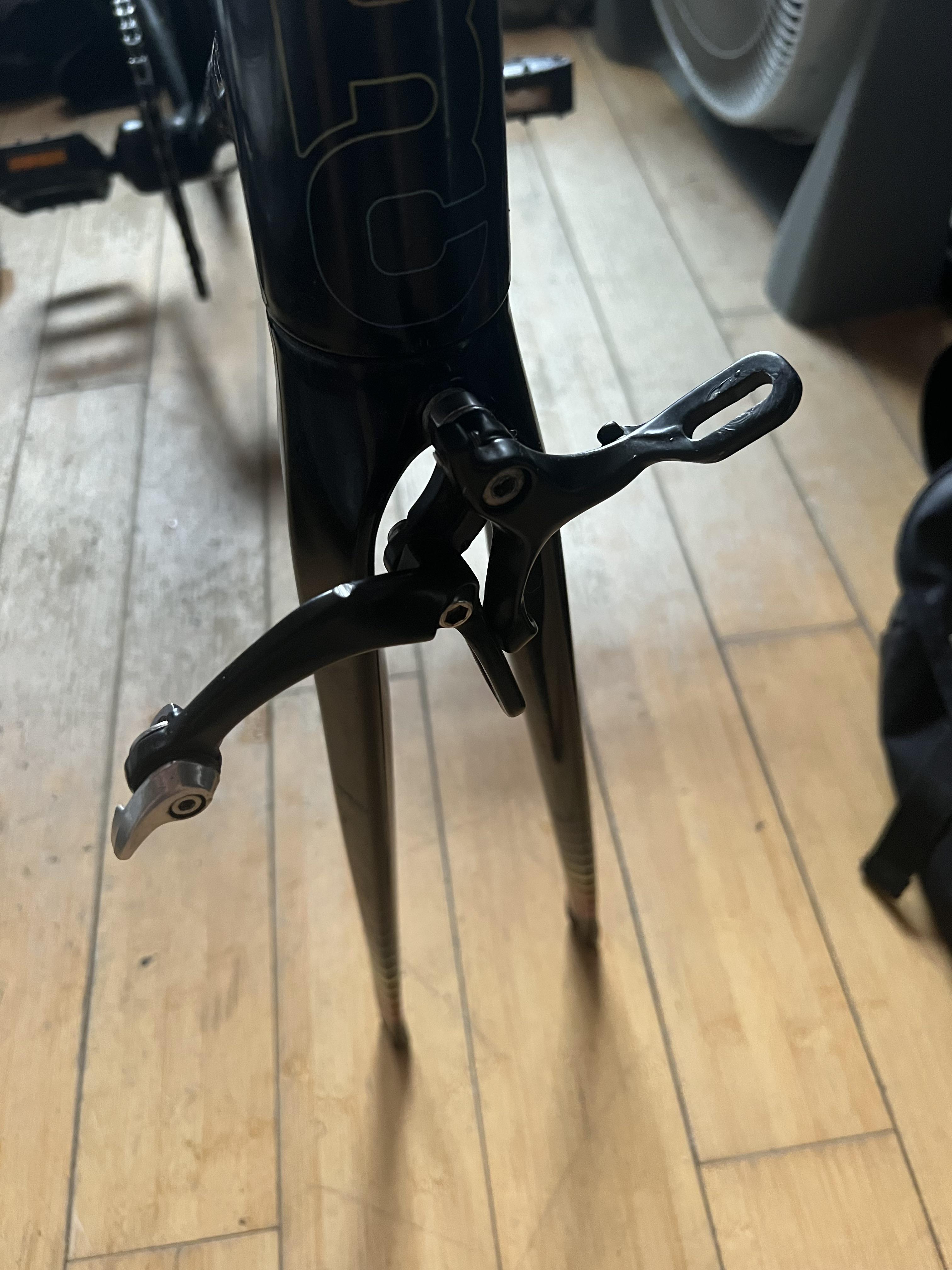 Brake Caliper stuck in fork r/bikewrench