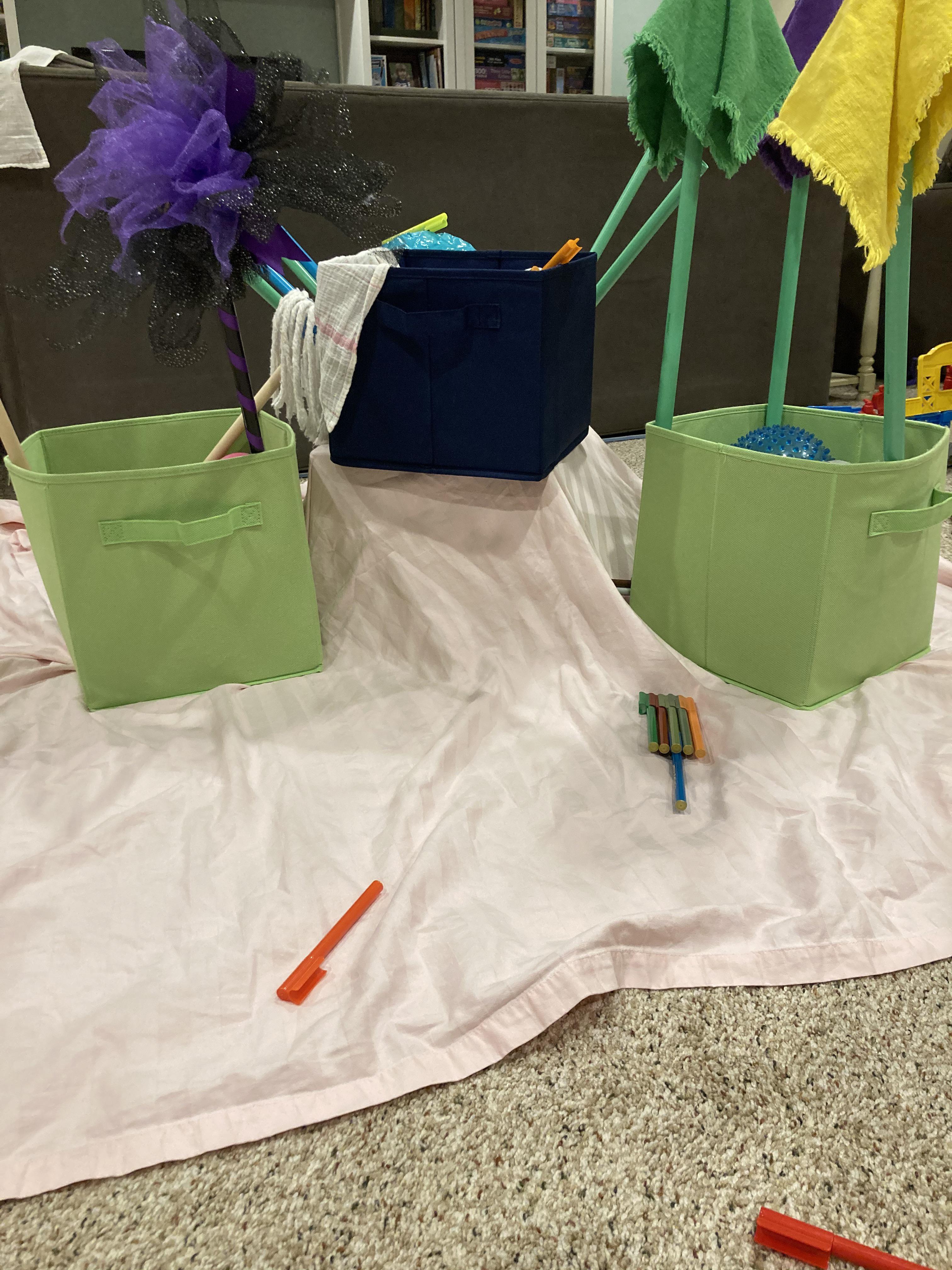 Got the kids some connector pens, so they made rug island! r/bluey