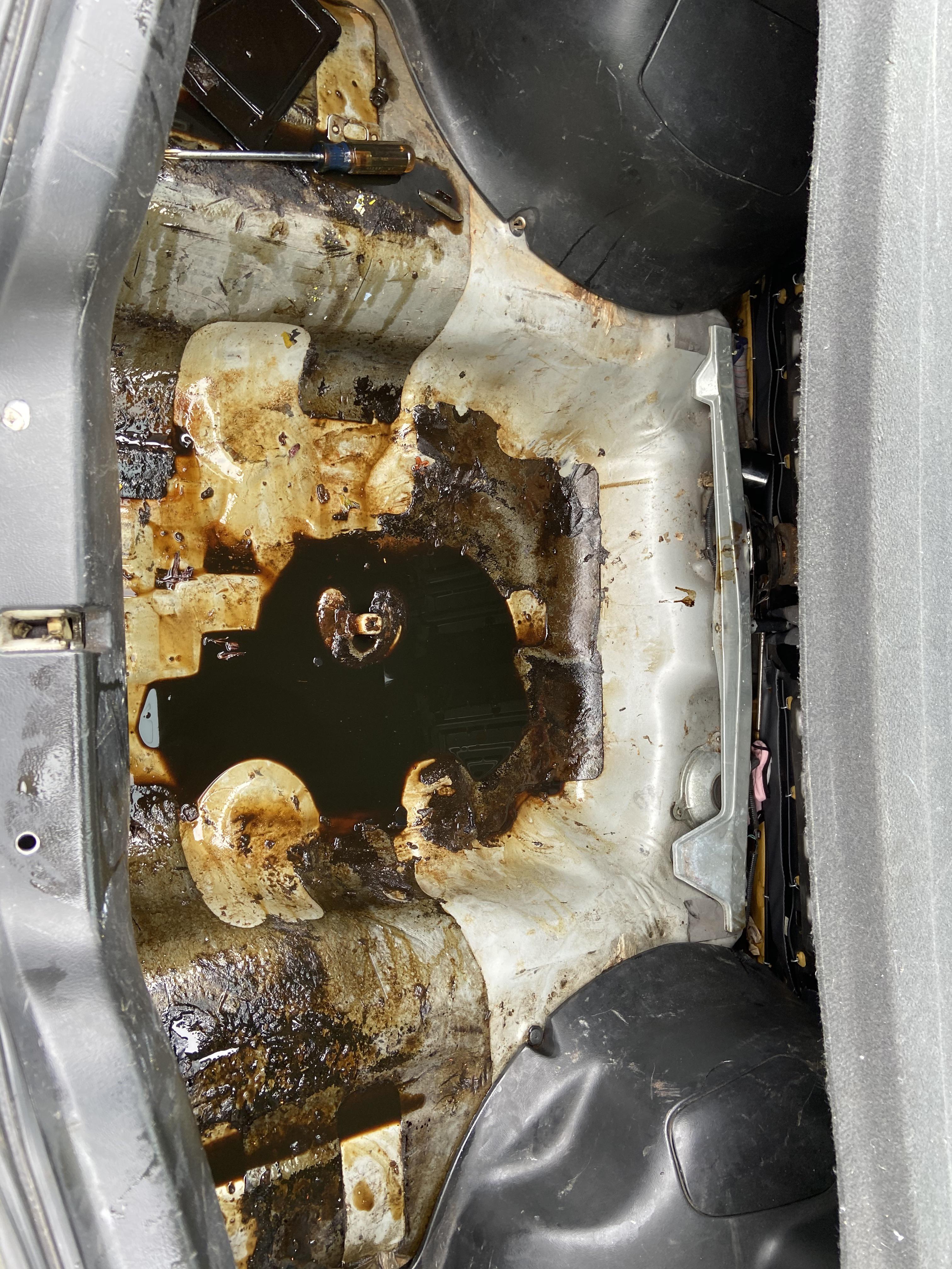 How to clean oil out a trunk? r/Cartalk