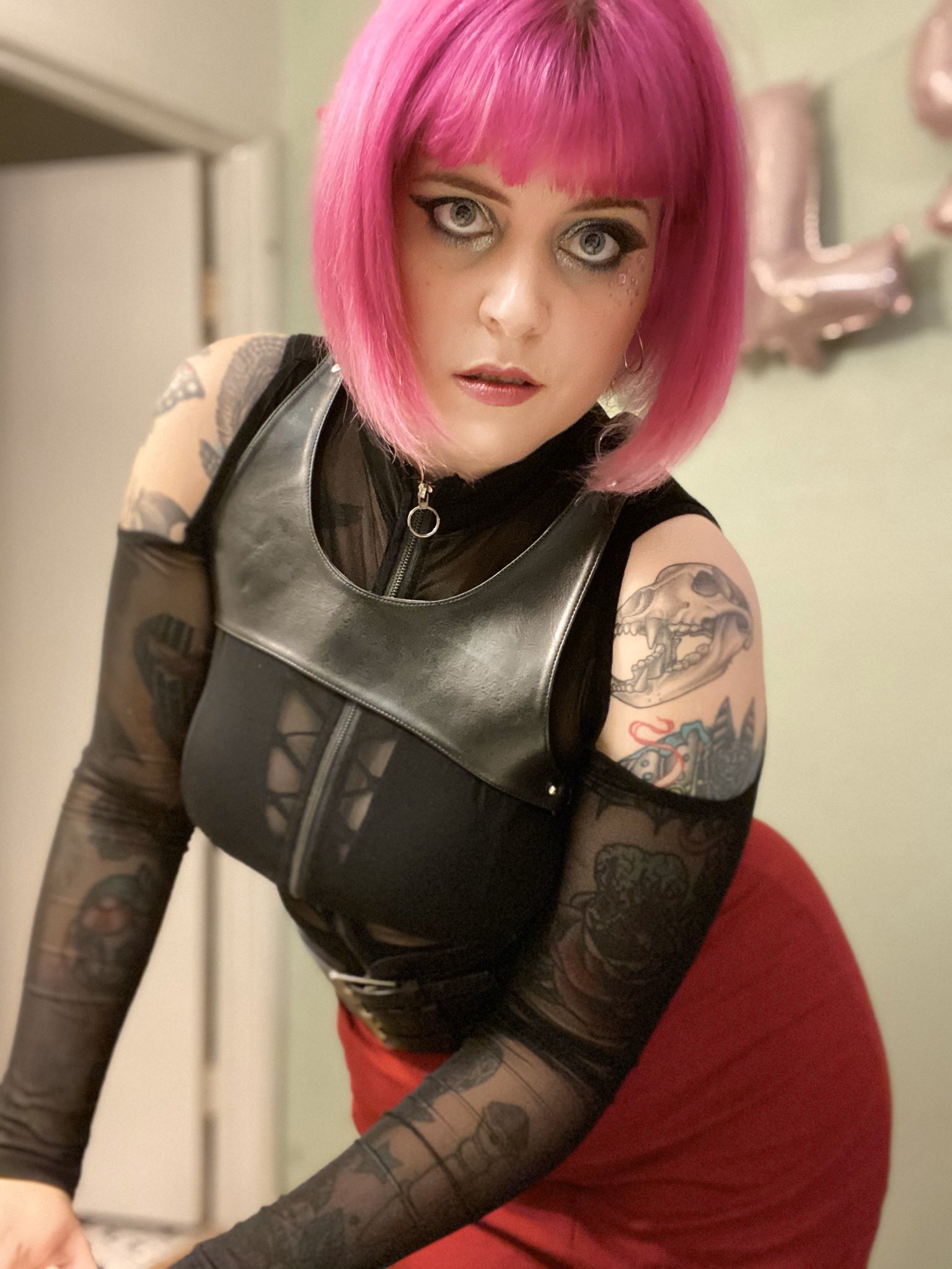 Kate Leth "Have you been behaving?" r/ladyladyboners