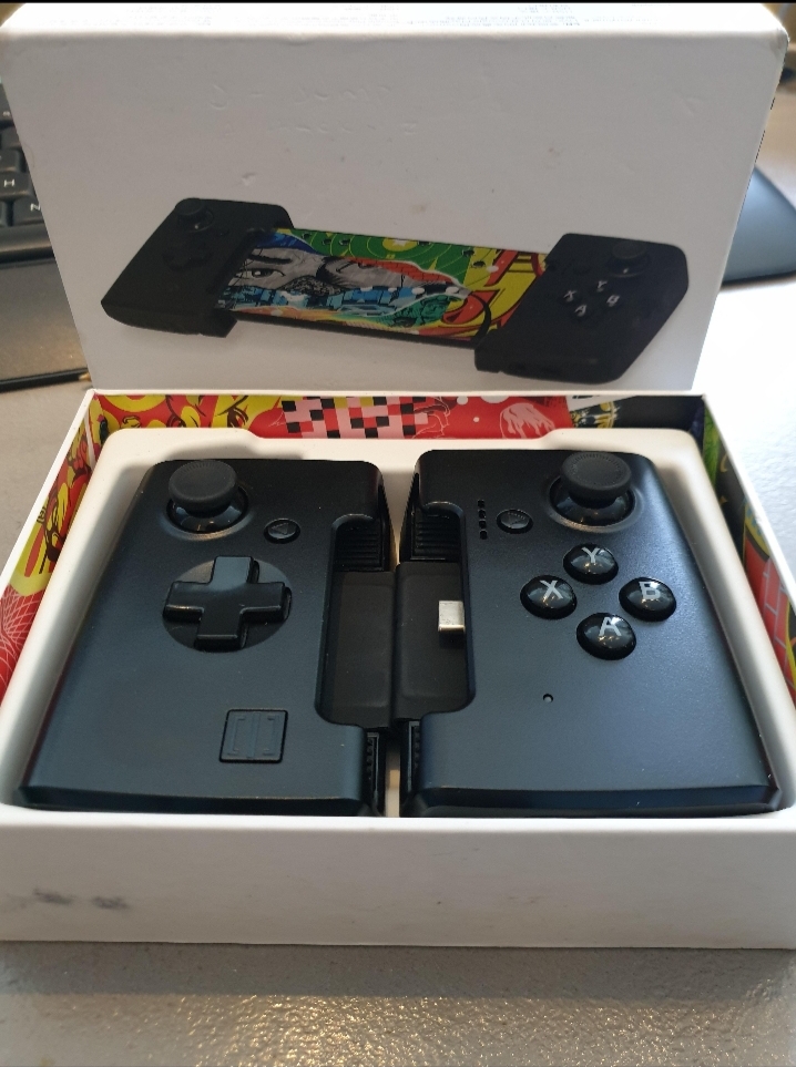 😍 favourite gaming accessory and works with more phones then the ones