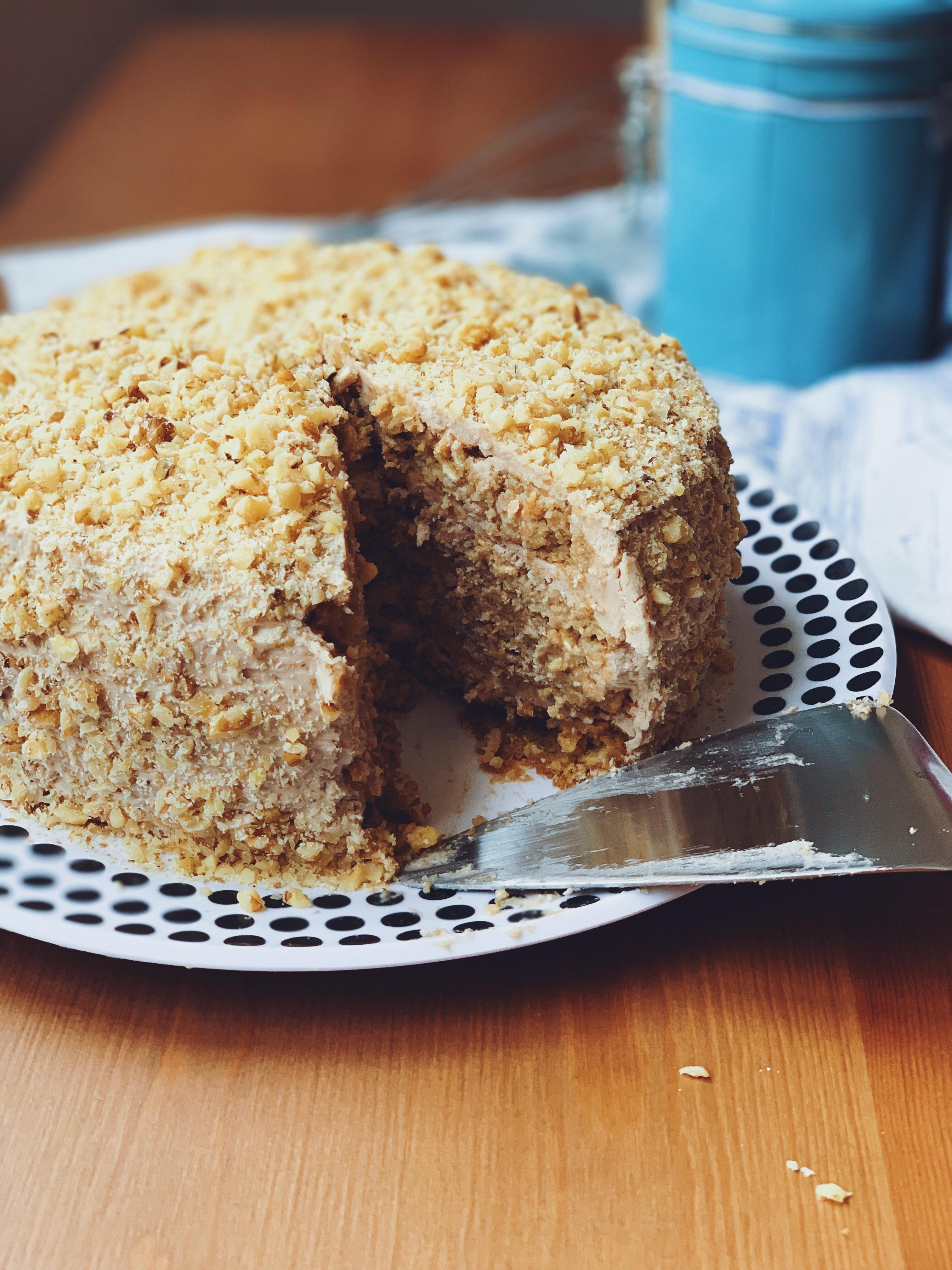 [Homemade] Oatmeal Cookie Cake with Cognac Buttercream Frosting r/food