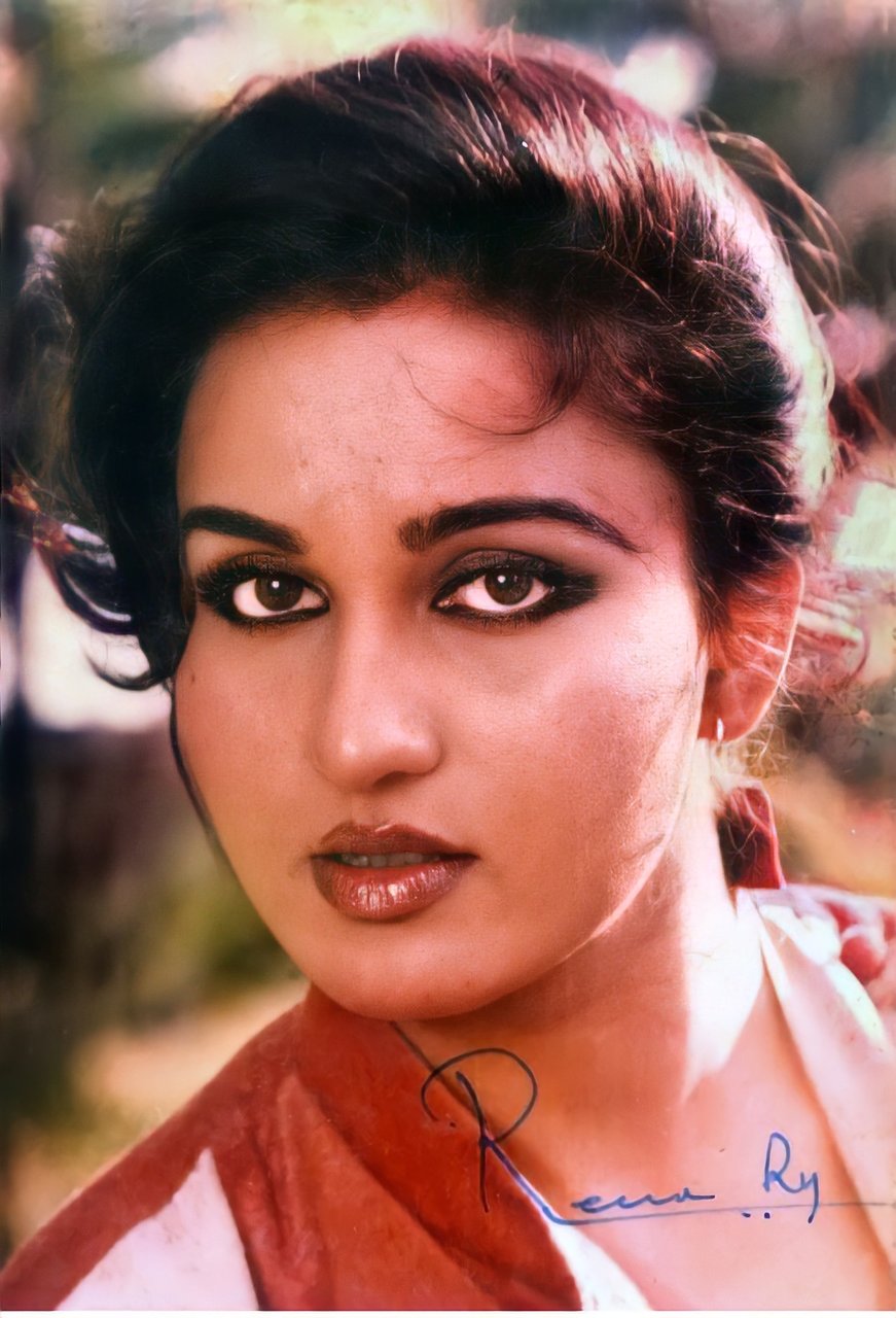 Reena Roy : ClassicDesiCelebs