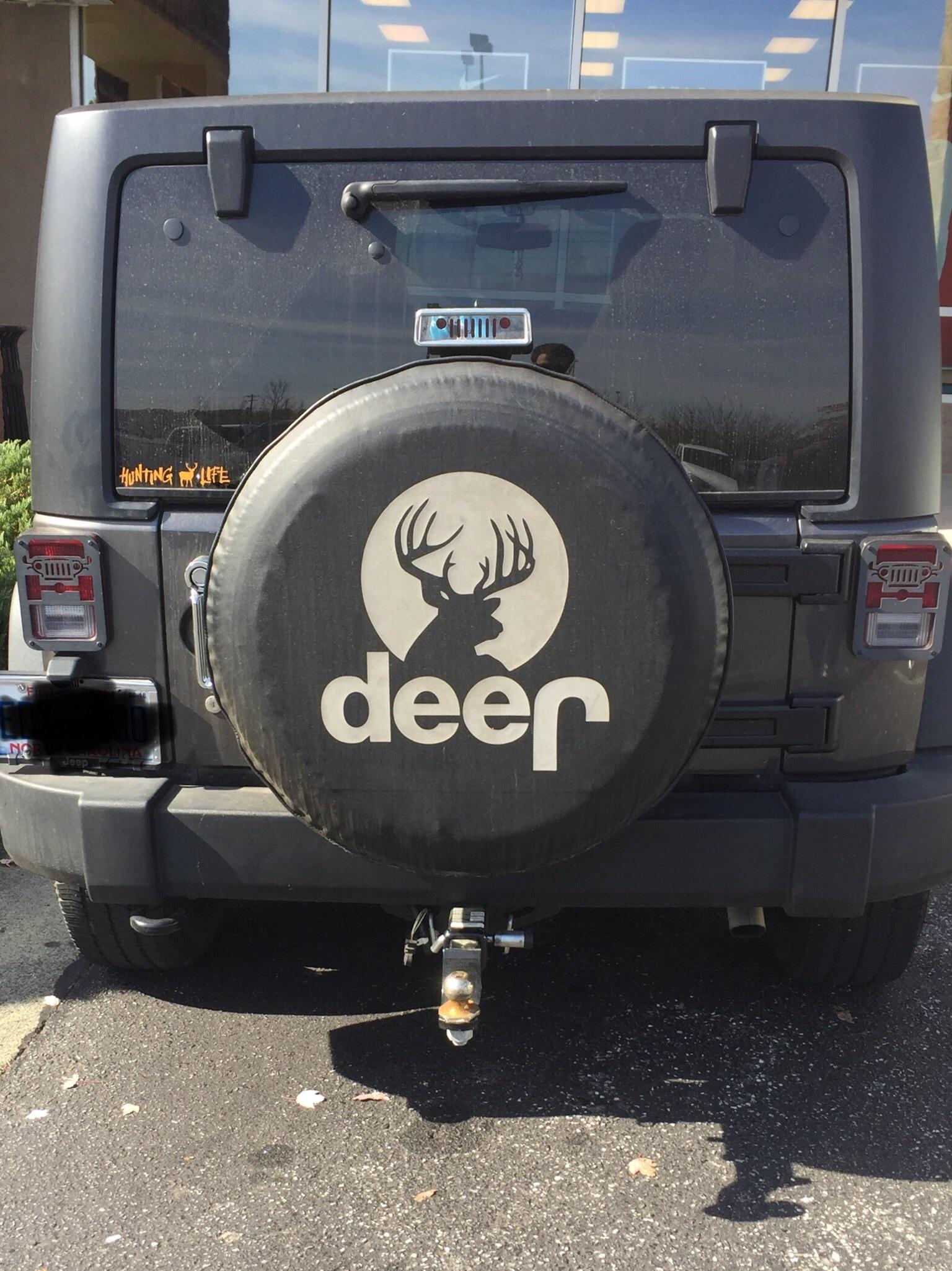 Jeep upside down is deer r/mildlyinteresting