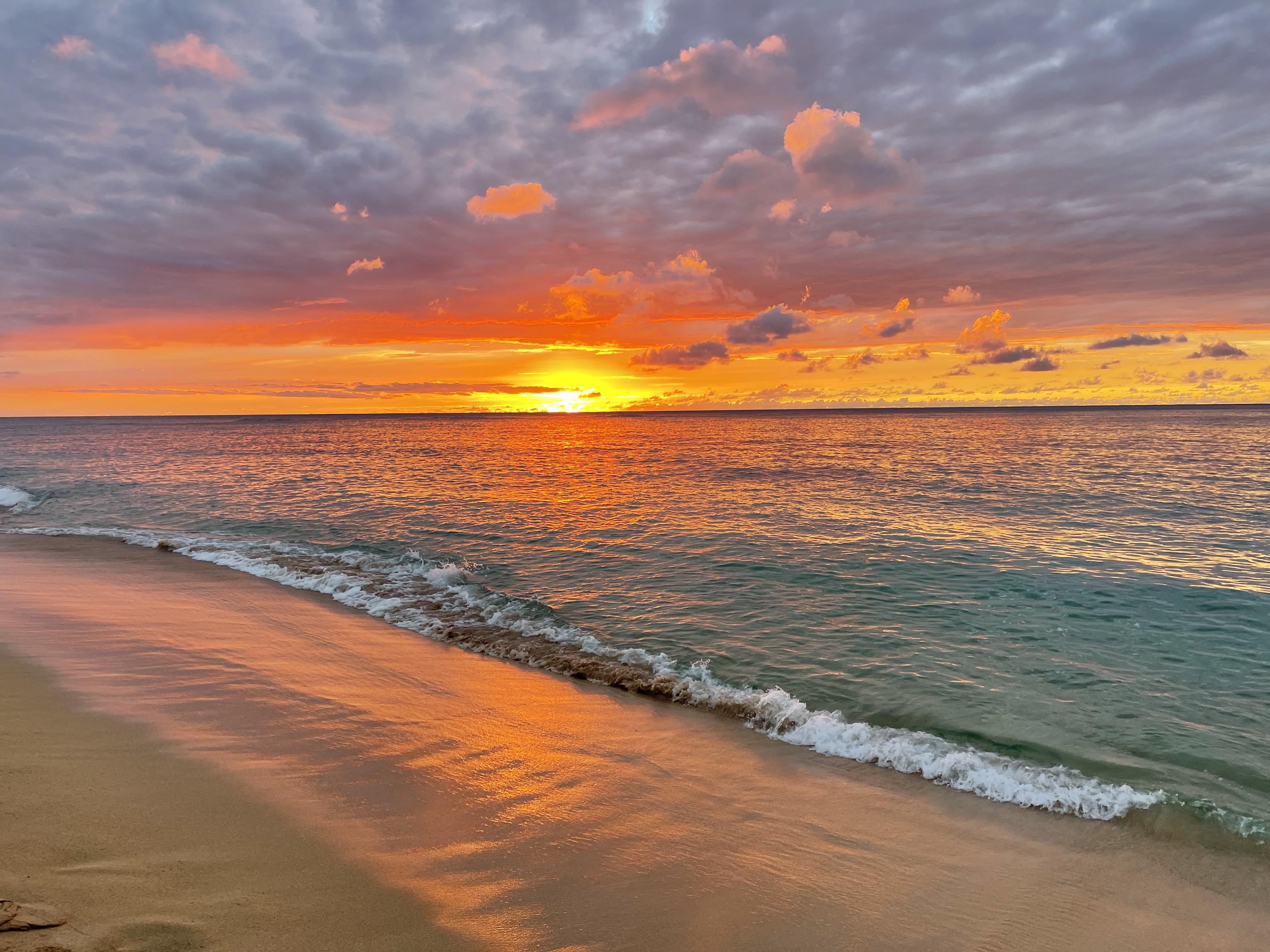 Sunset beach, Oahu[4032x3024][OC] r/EarthPorn
