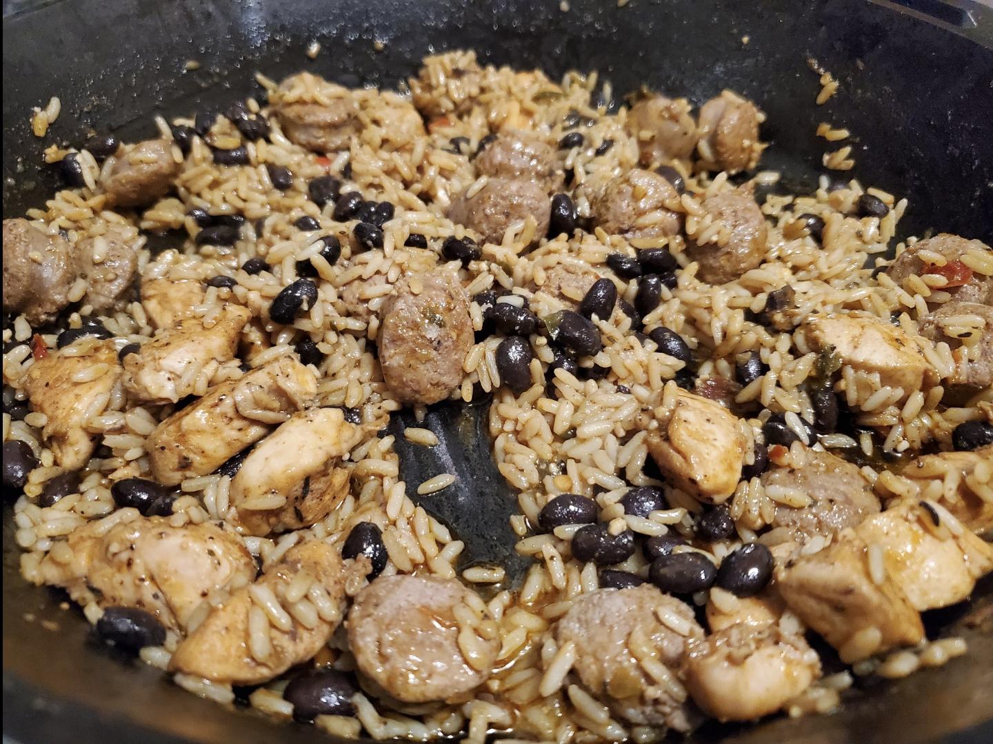 black bean jambalaya with chicken and andouille sausages! r/castiron