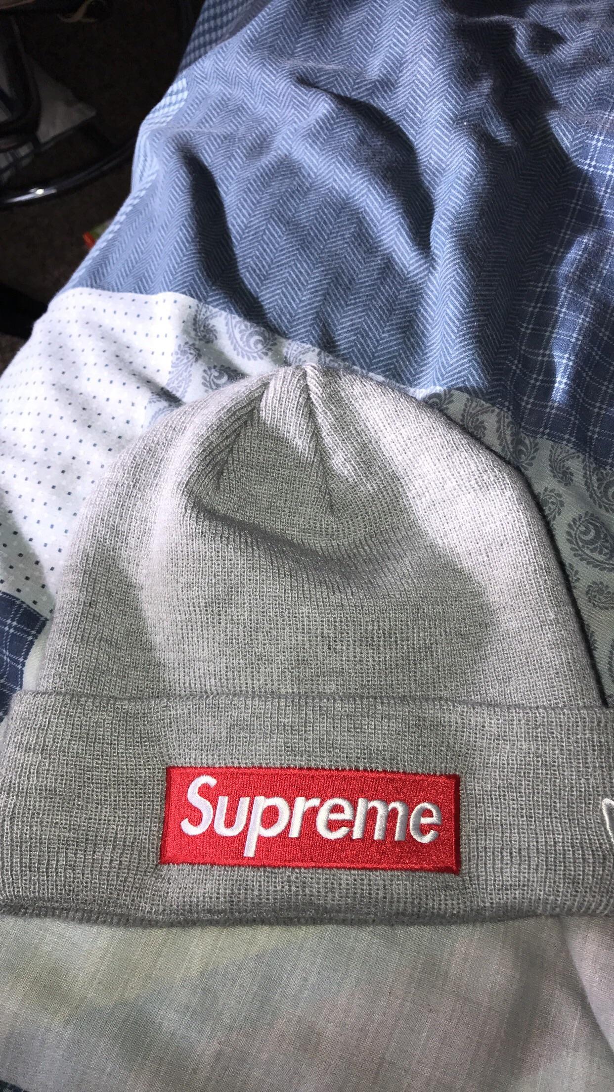 [LC] Supreme grey/red bogo beanie r/FashionReps