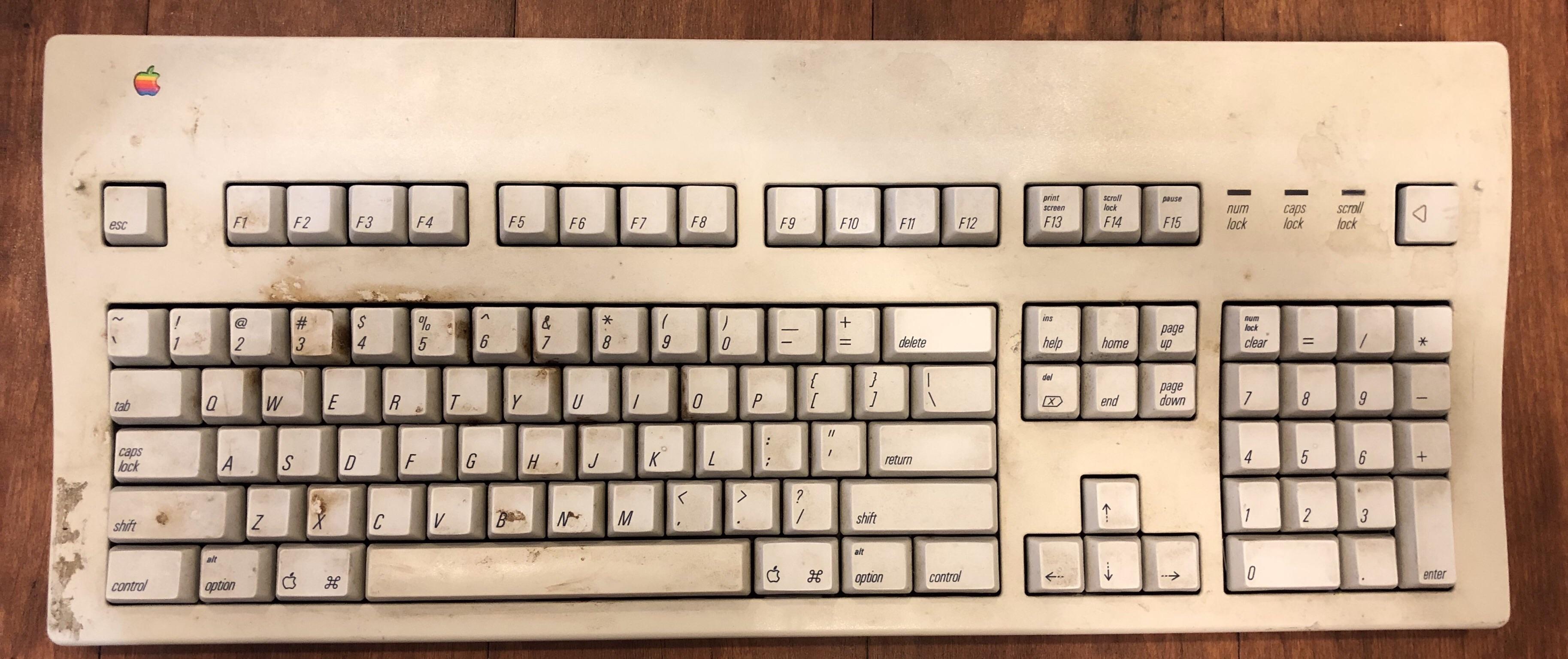 This Apple Extended keyboard 2... r/techsupportgore