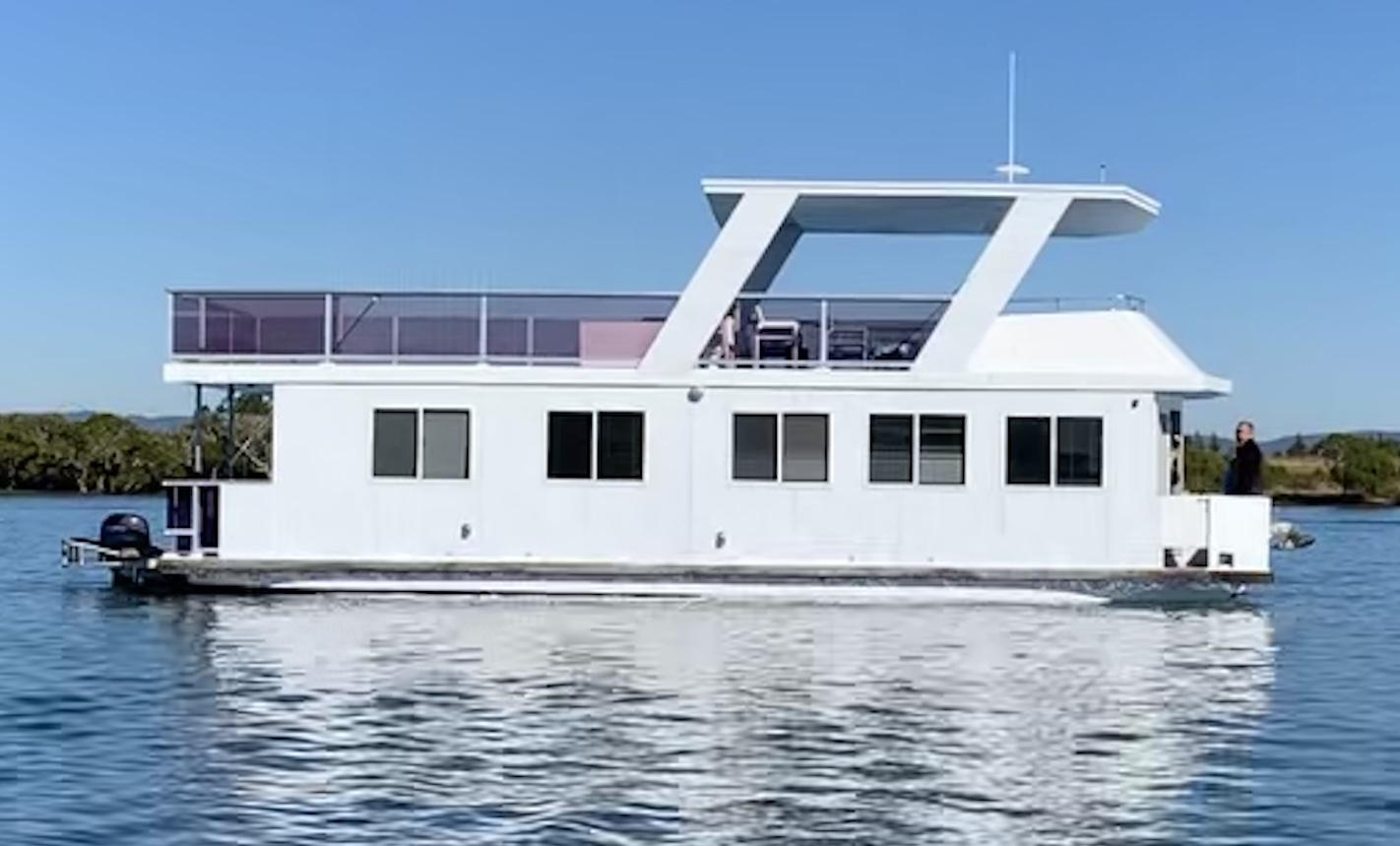 2 best r/houseboats images on Pholder Our first winter storm aboard