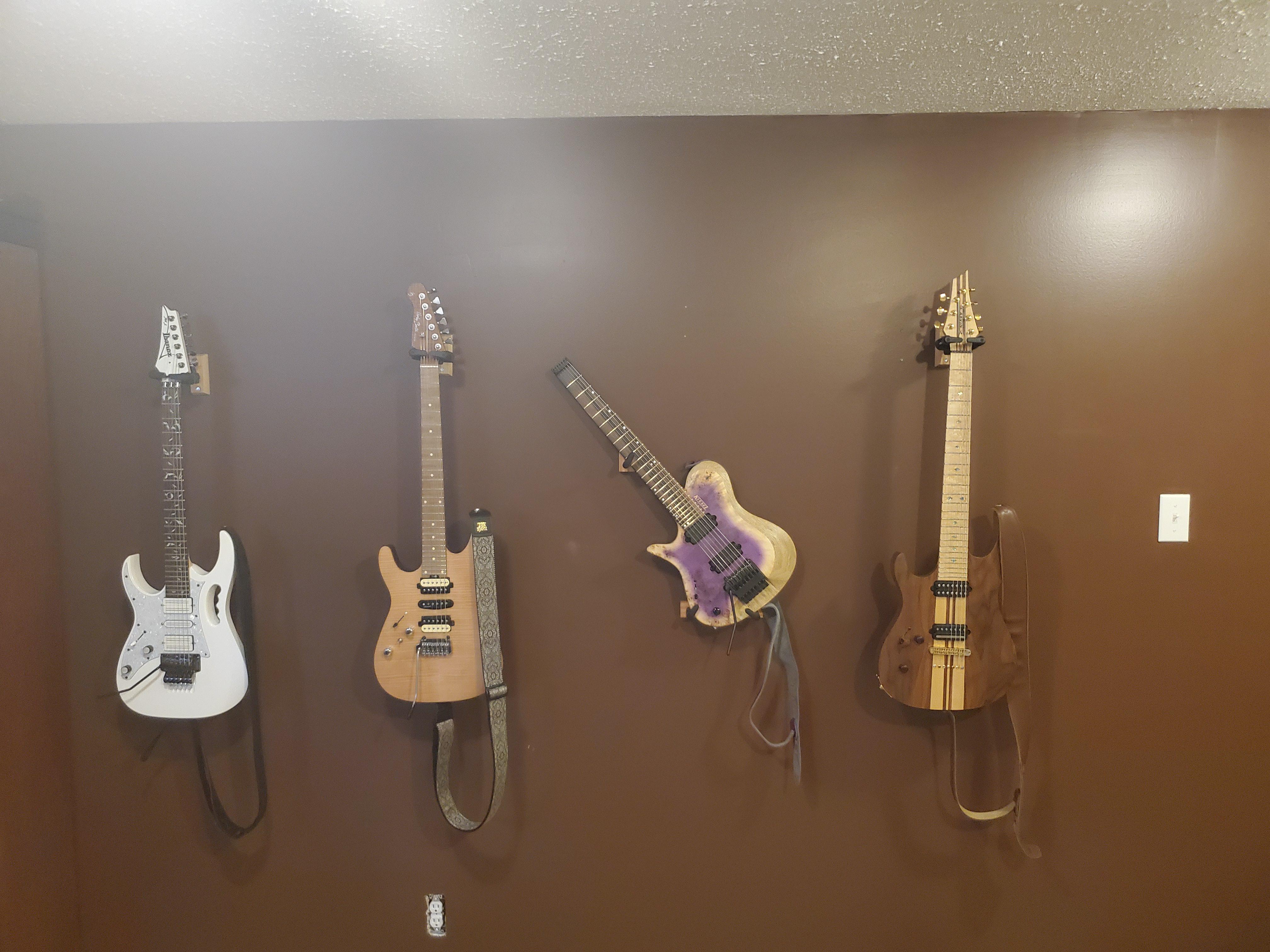I finally got a hanger for my headless guitar, so here's a group shot