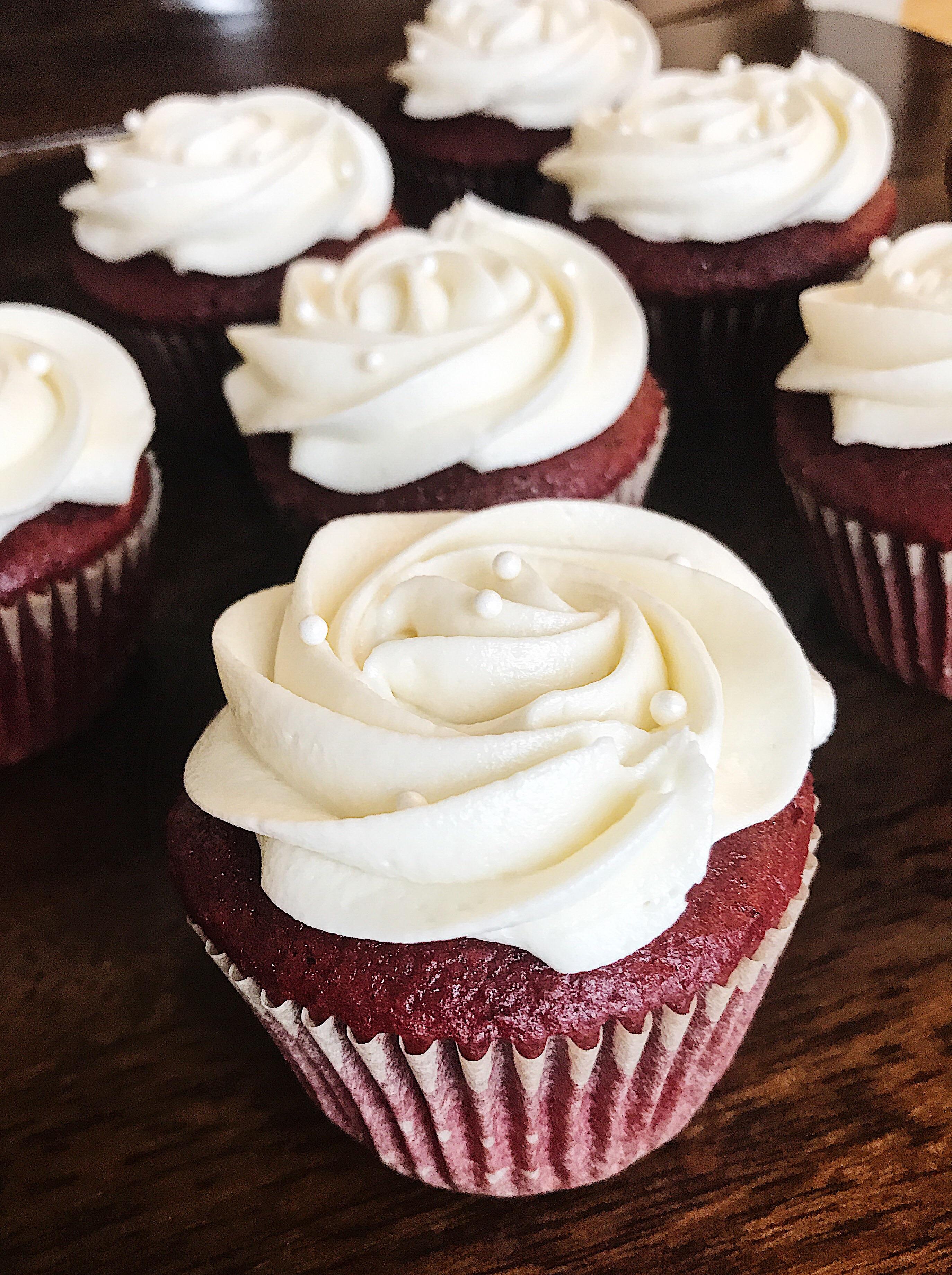 [homemade] Red velvet cupcakes with cream cheese frosting. r/food
