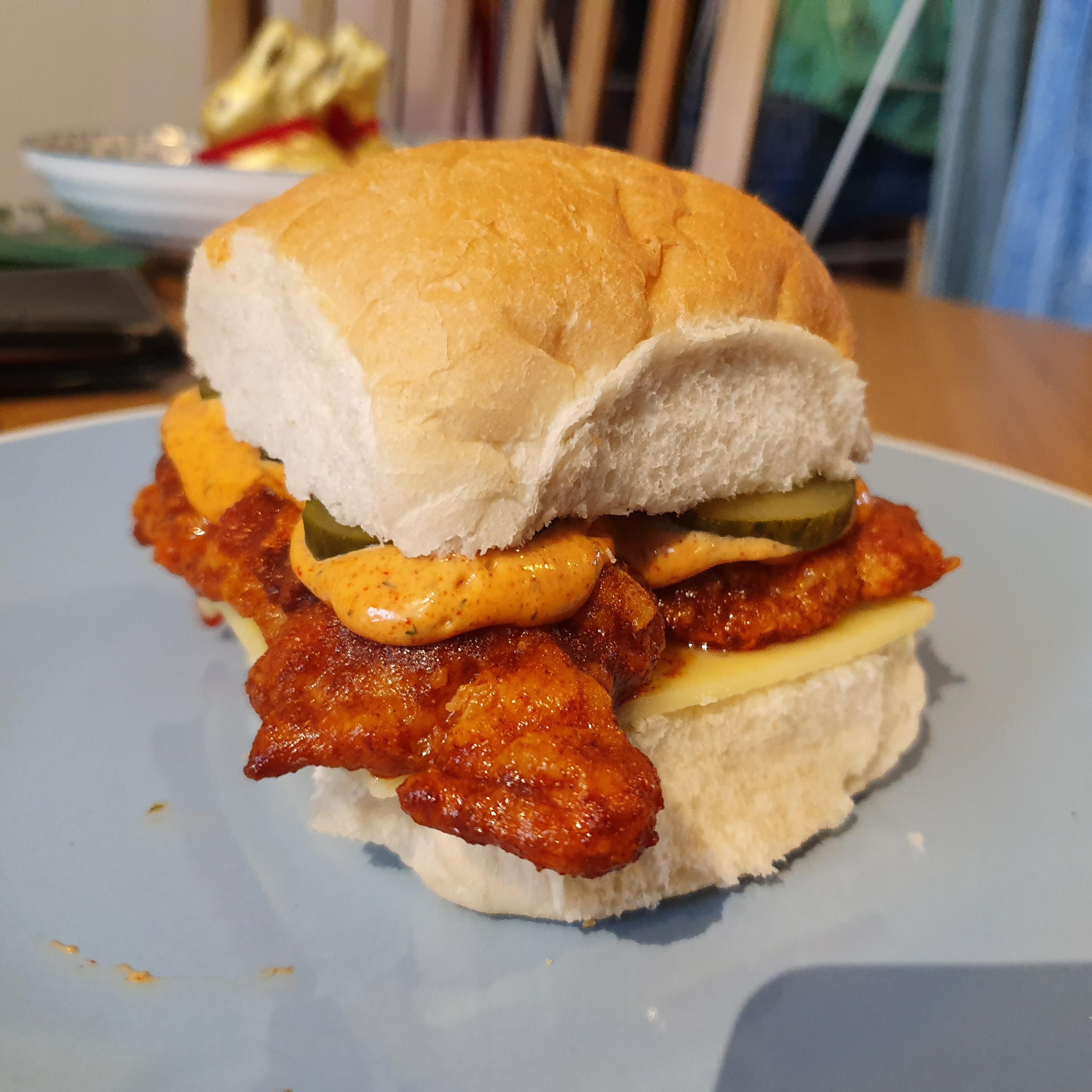 [Homemade] Nashville style southern fried chicken burger with dill