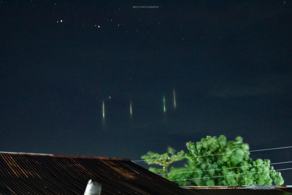 Light Pillars in the Philippines r/mildlyinteresting