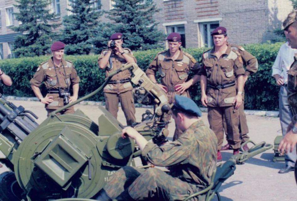 Mutual respect between former enemies. South African Paratroopers and