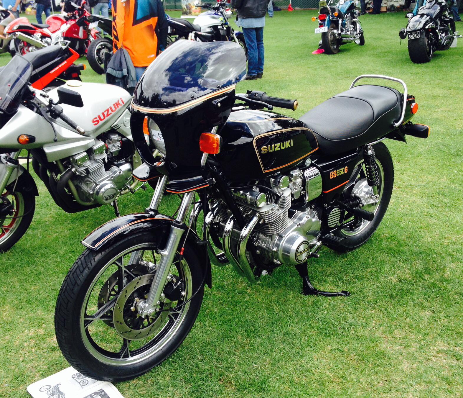 GS850 1981 Suzuki, total nut and bolt rebuild with a aftermarket ‘Wes