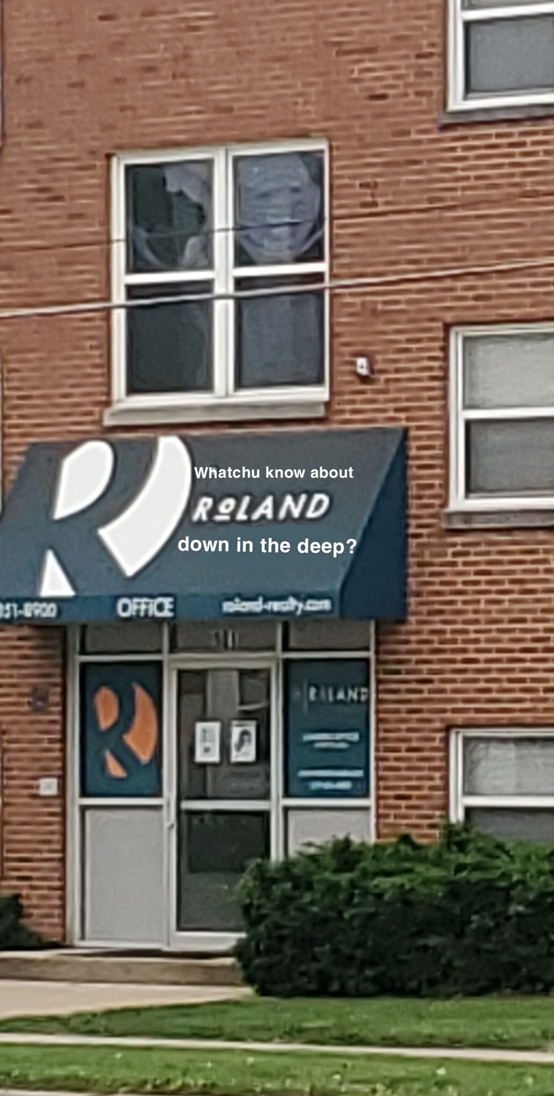 Rolland Realty really stepped up their advertising game r/UIUC