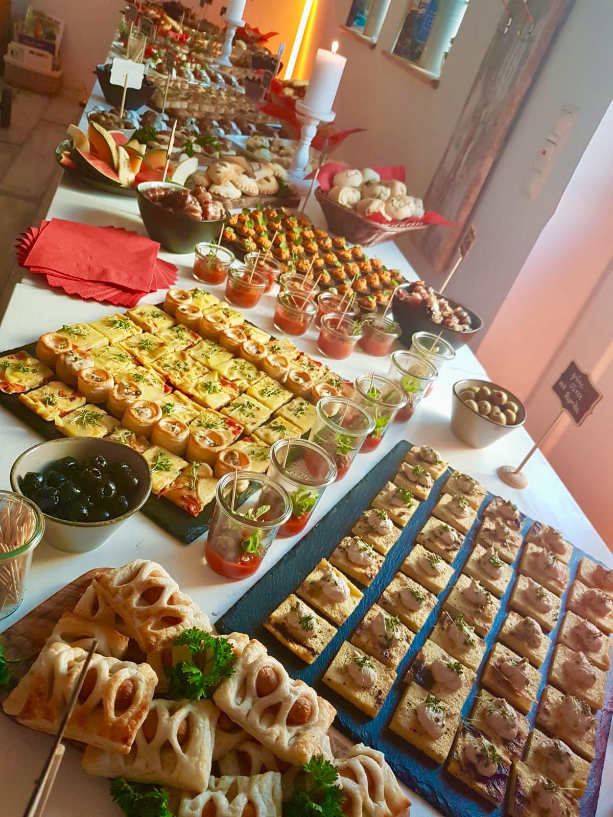 [OC] Nicely Arranged Fingerfood Platters r/FoodPorn