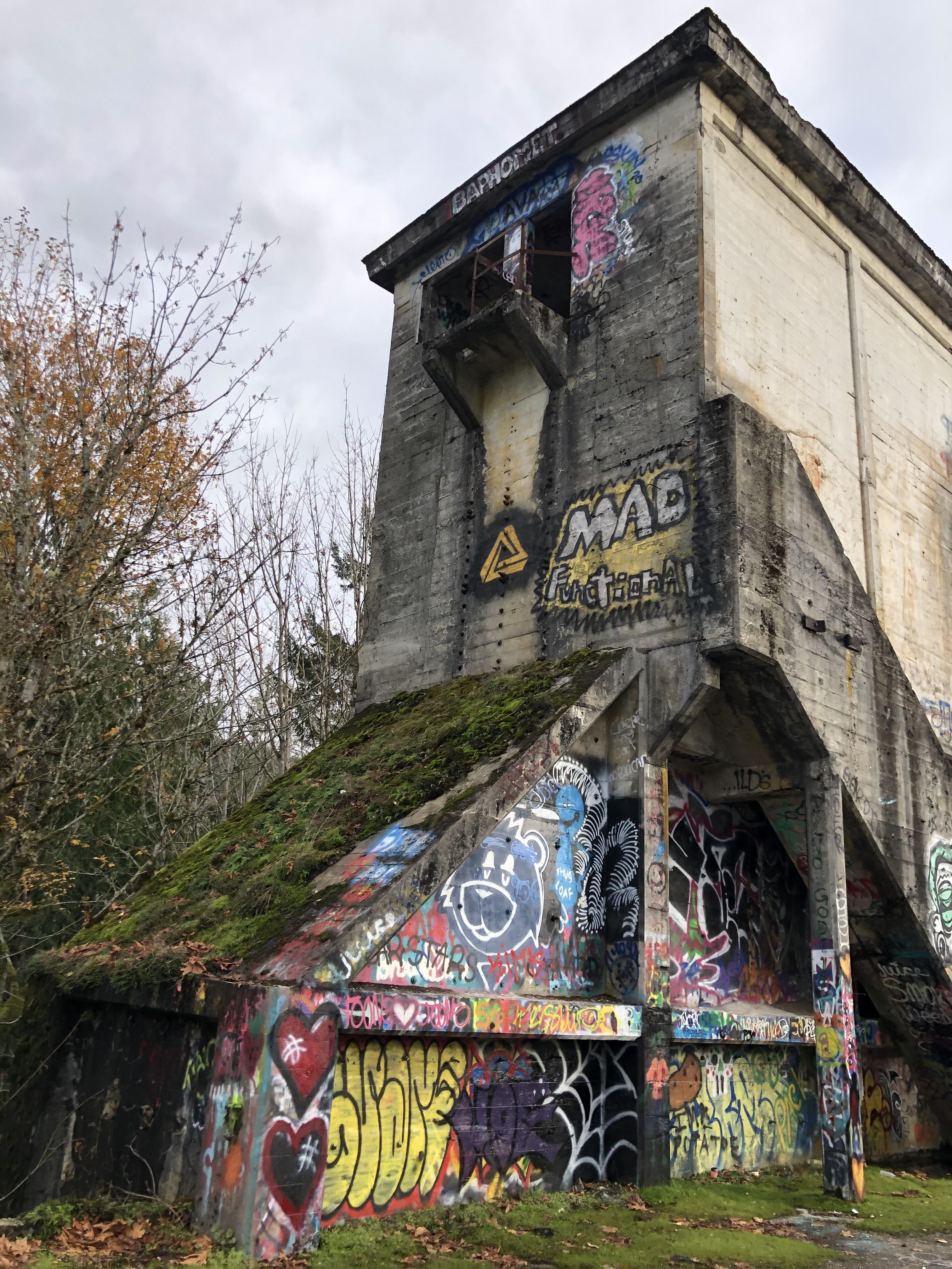 Devils Tower in WA. r/AbandonedPorn