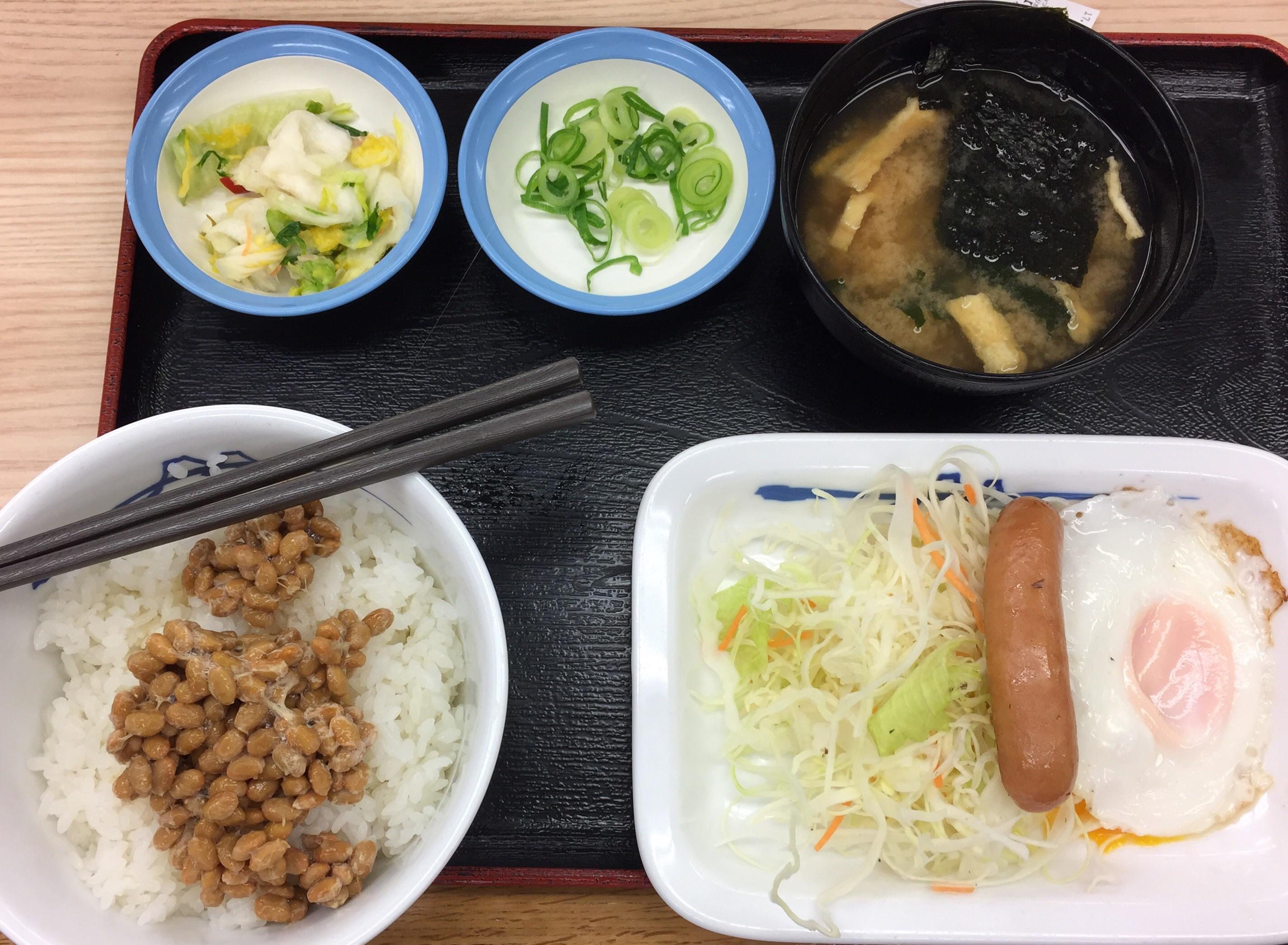 [I Ate] traditional Japanese breakfast. Nato (fermented soy beans) over