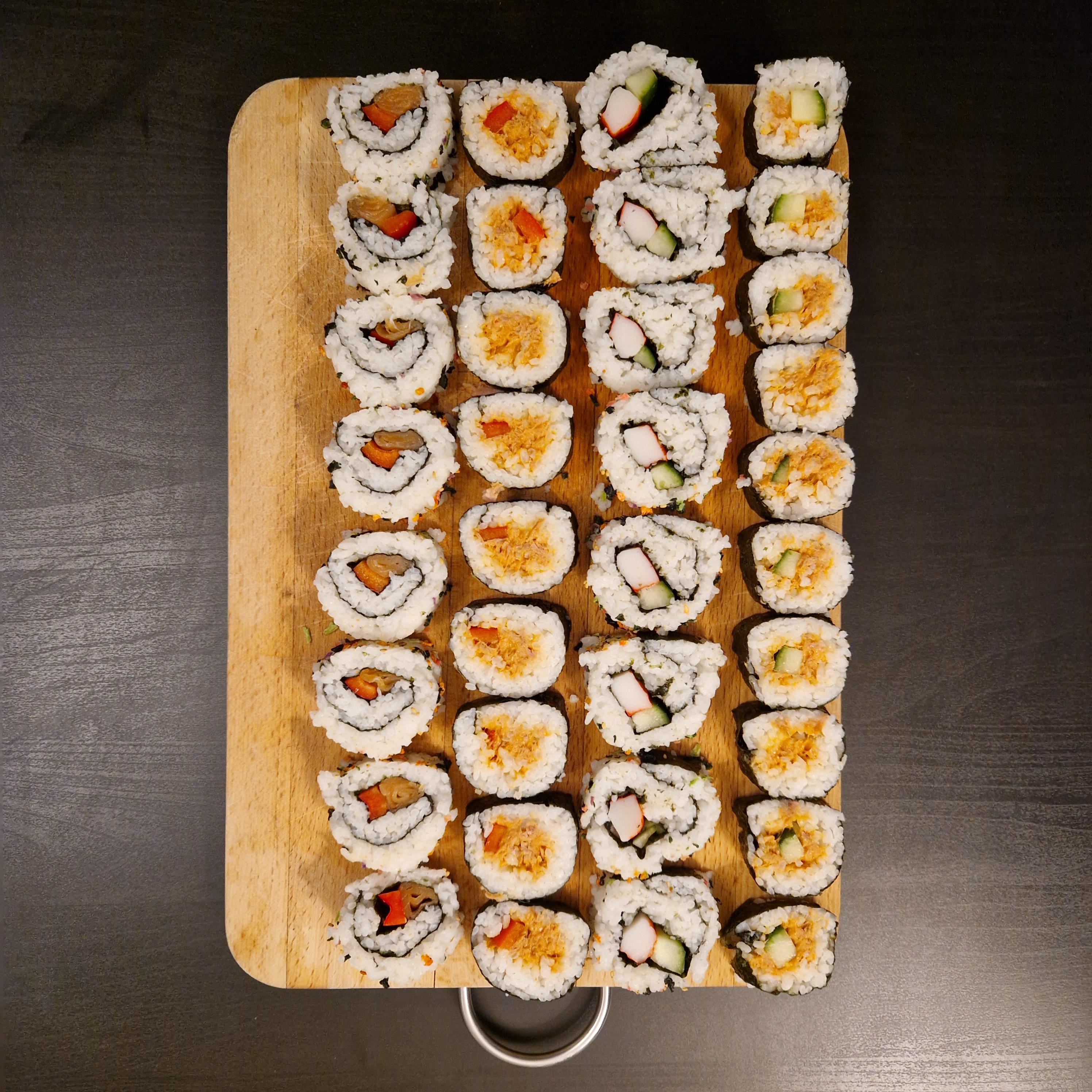 4th attempt, tried 'callacornia rolls.' raw fish is hard to find here