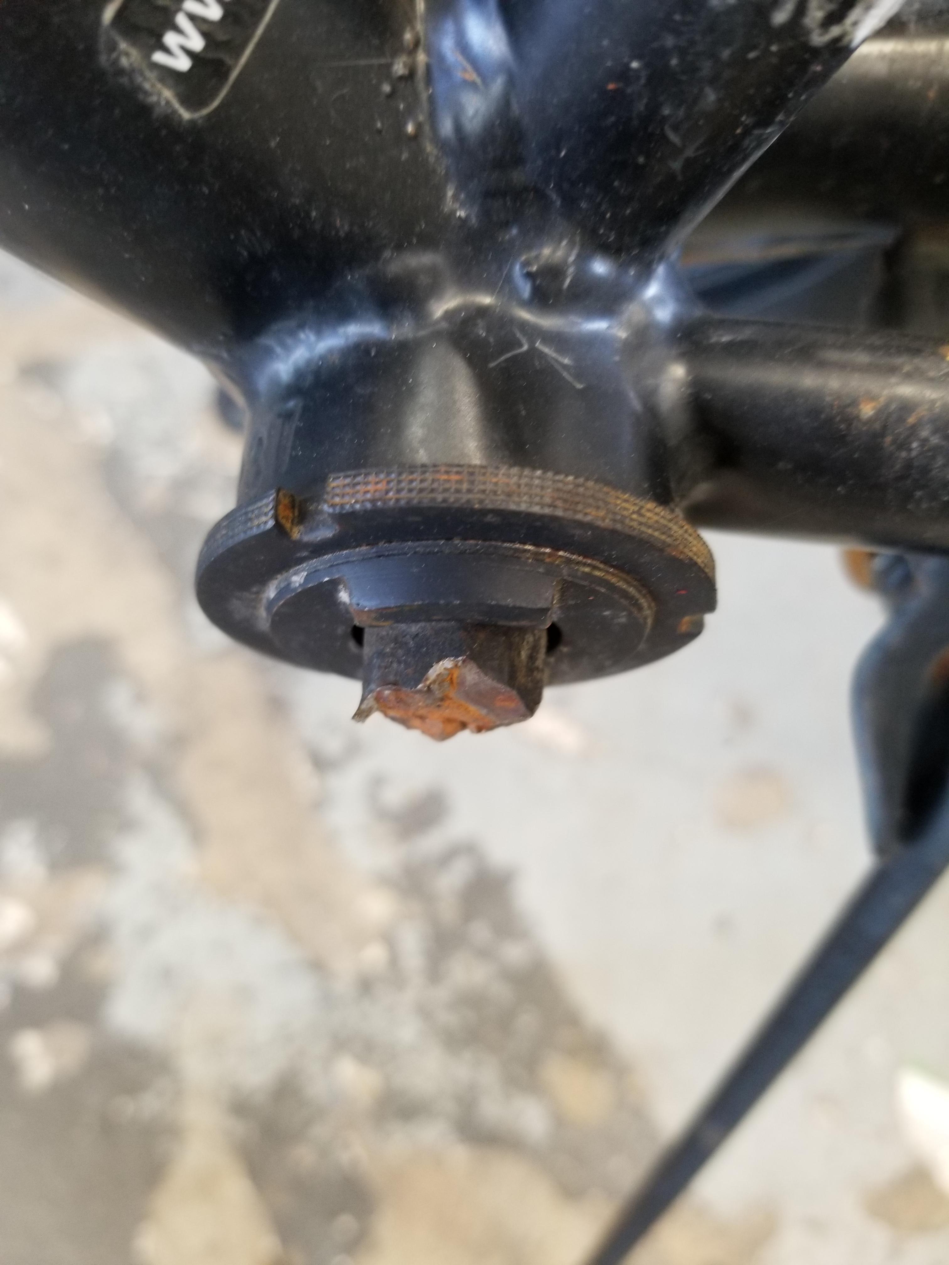 Ever seen a bike with a sheared BB spindle? r/BikeMechanics