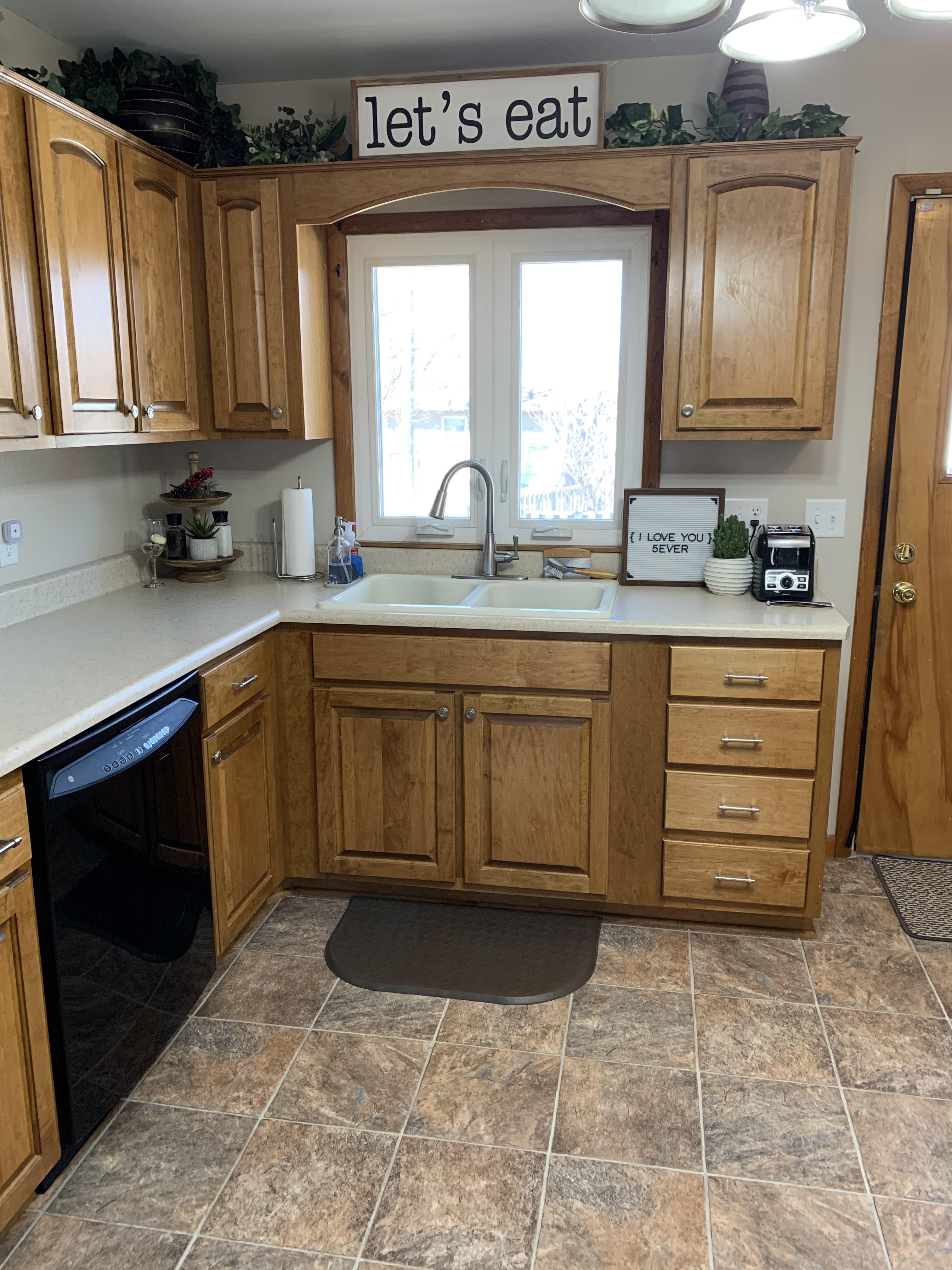 We want the oak to stay..but can’t, for the life of us, pick