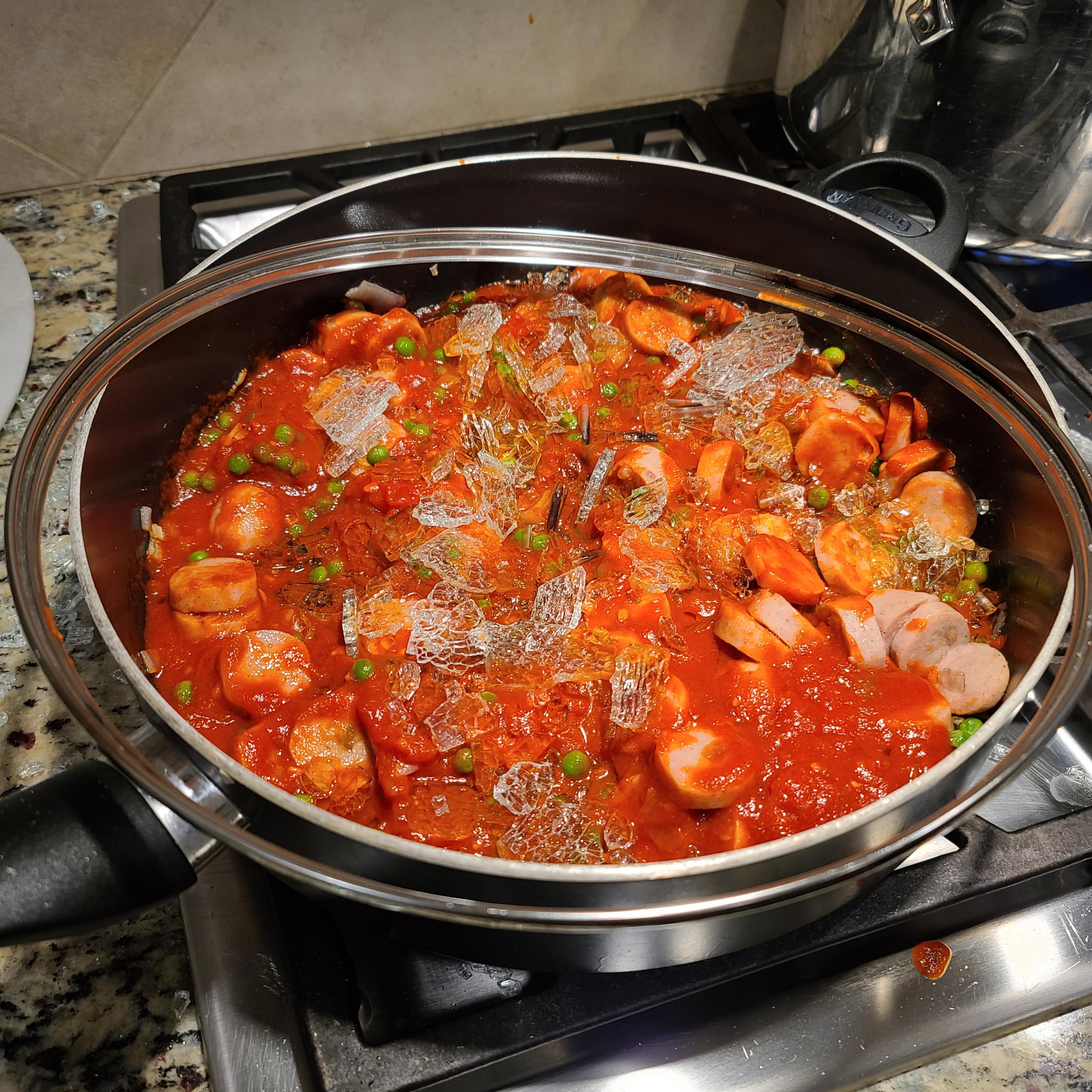 Glass pot lid exploded into the pasta r/mildlyinfuriating