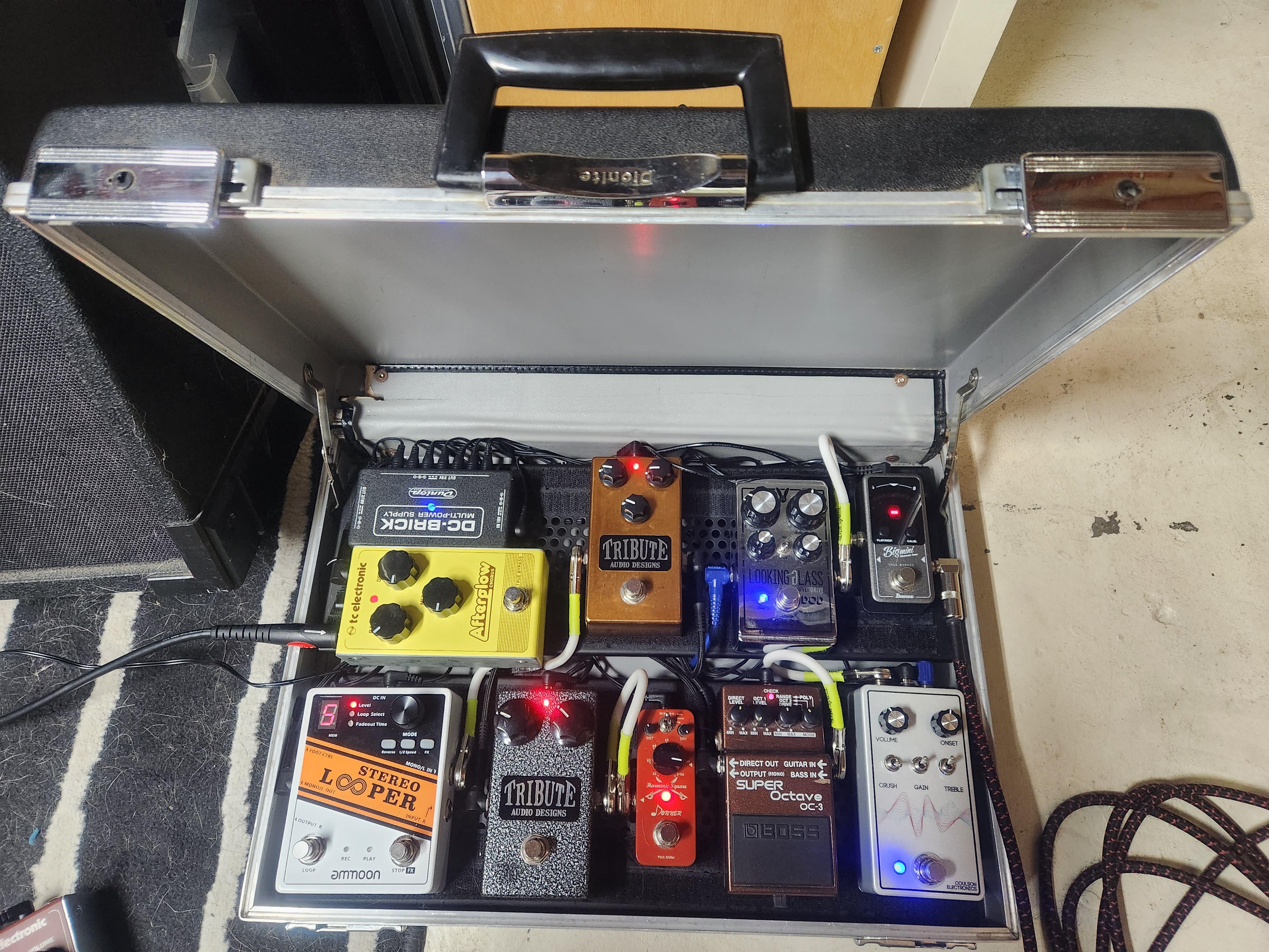 My 70s briefcase pedalboard r/guitarpedals
