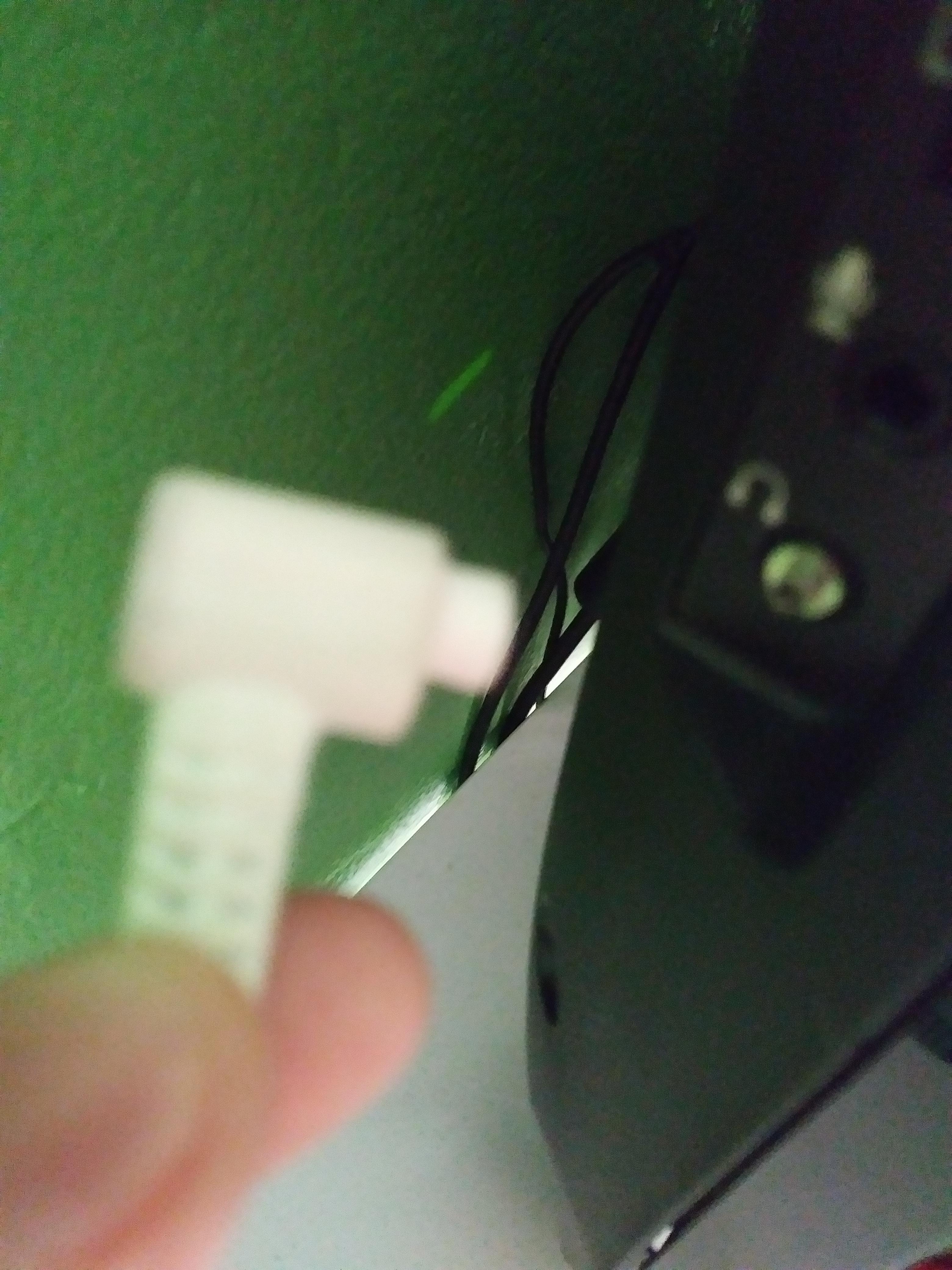 My headphone jack got stuck inside the computer port...
