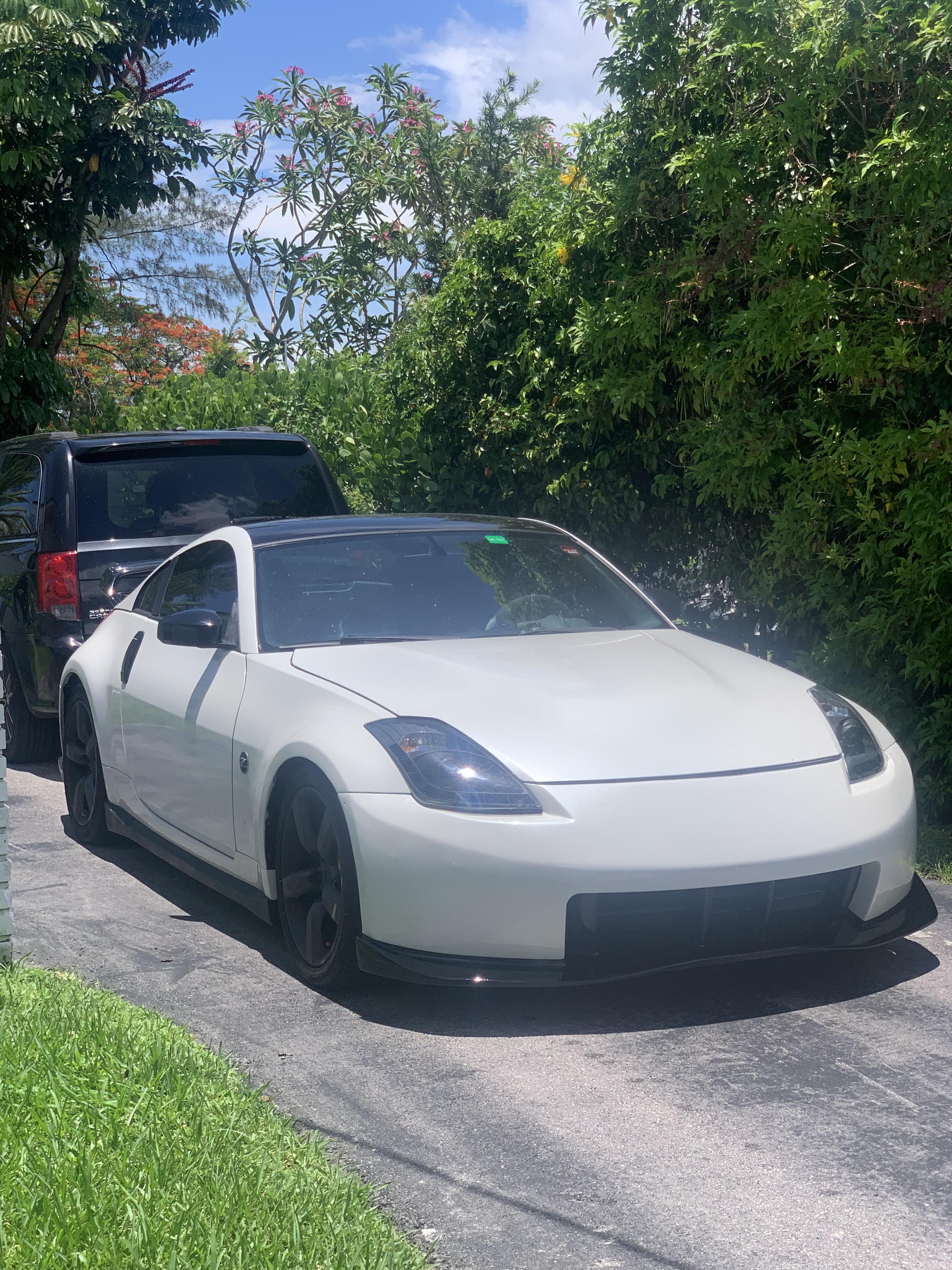 New paint job 🥰 r/350z