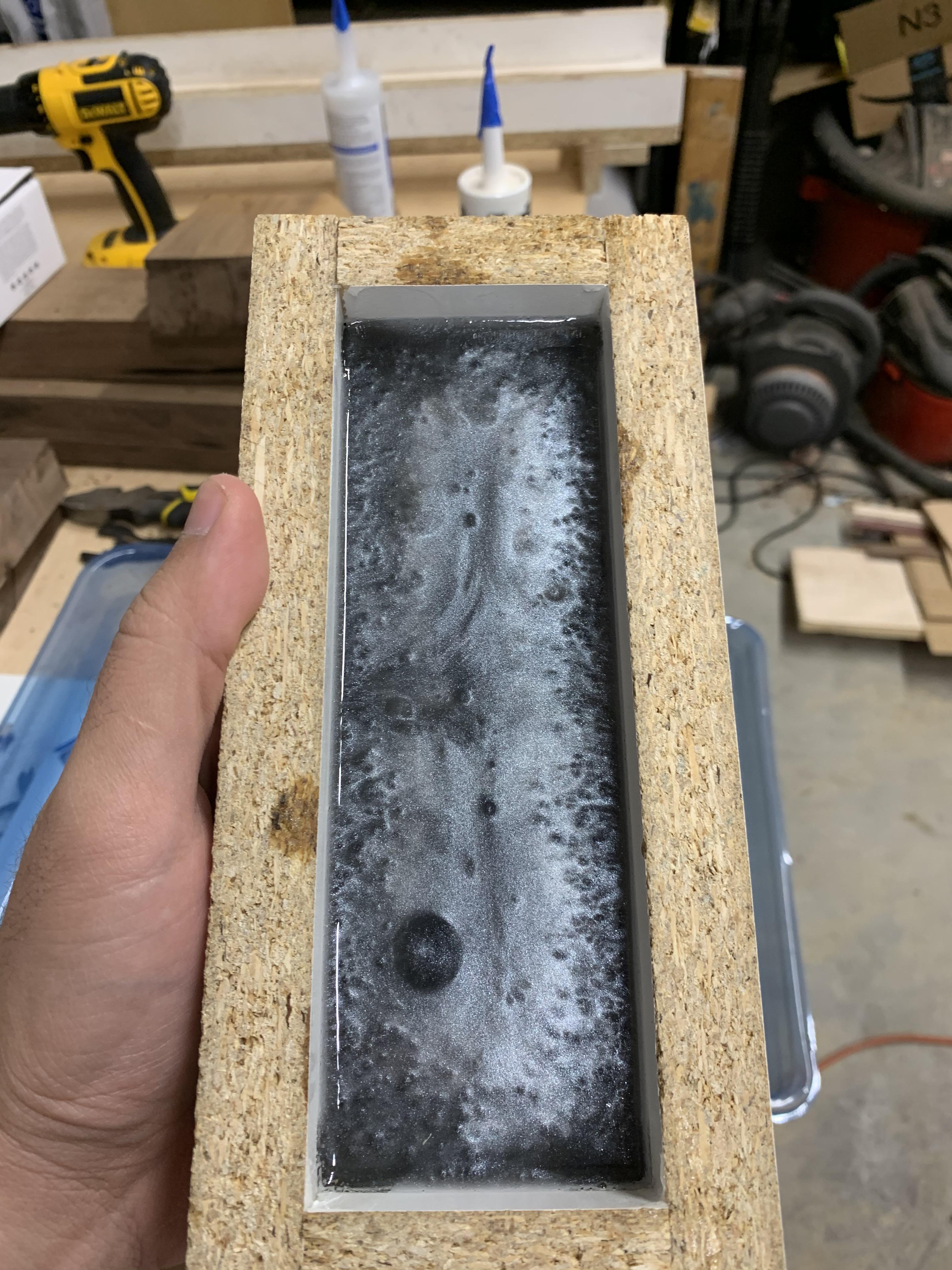Test pour for river table problems r/epoxy