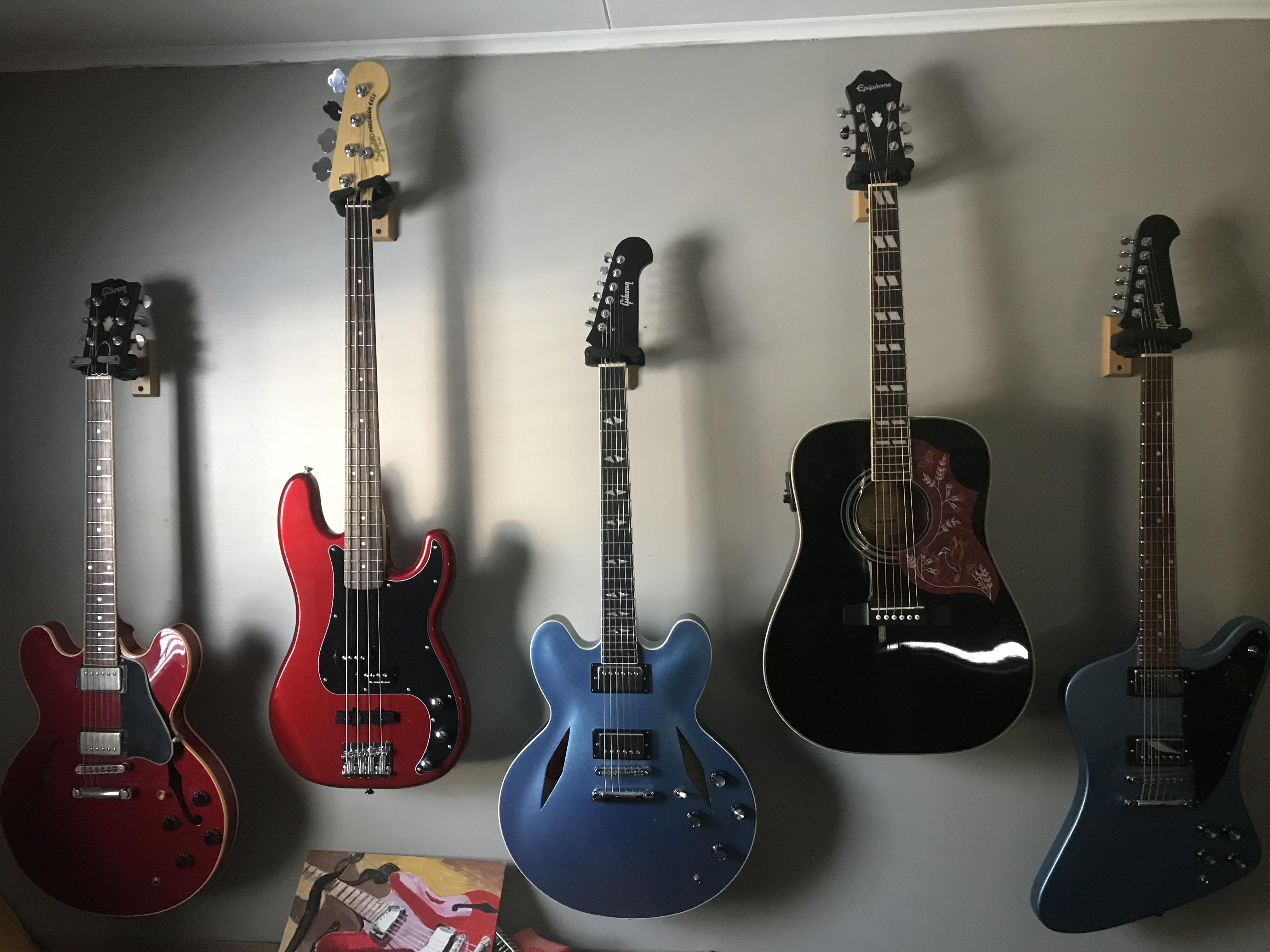 My Foo Fighters Guitar collection 😁 r/Foofighters