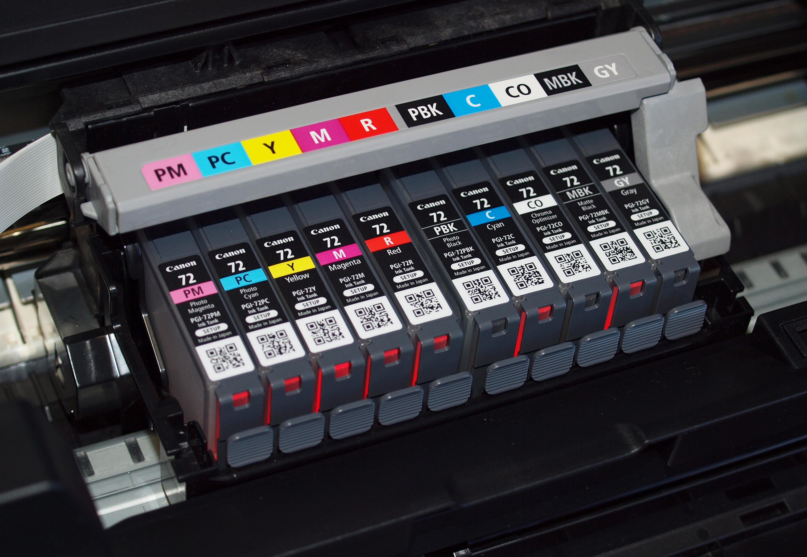 World's most advance printer which uses 10 ink cartriges!!!!!!!! r