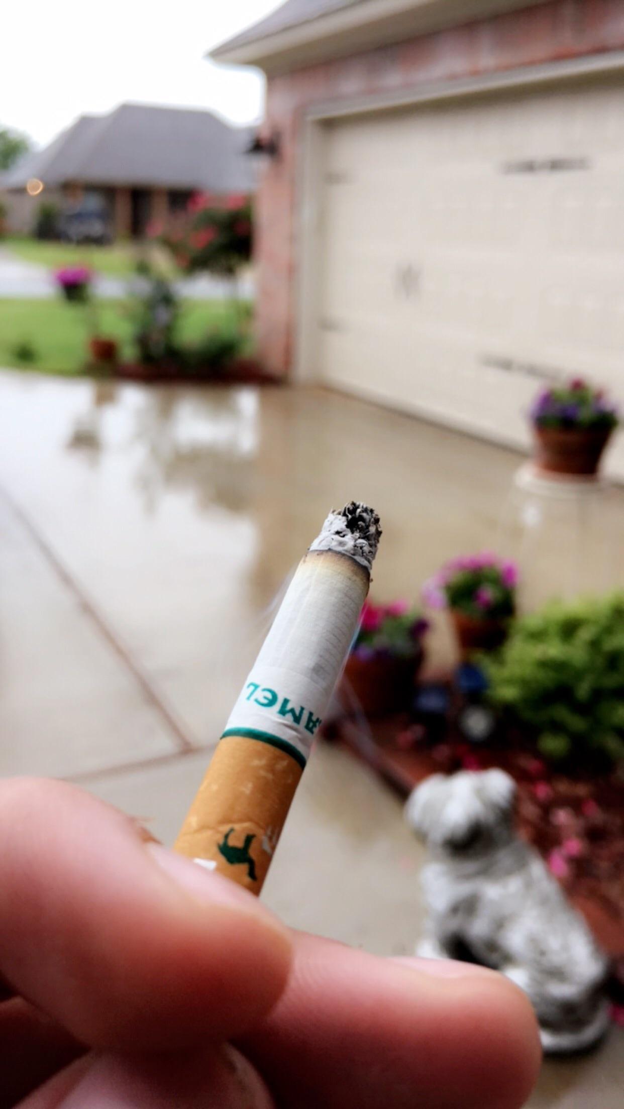 Nothing better than a smoke on a rainy day r/Cigarettes