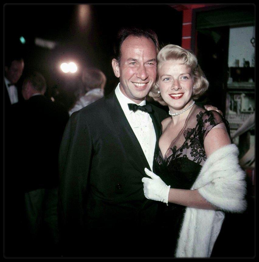 Jose Ferrer and wife Rosemary Clooney attend the premiere of 'Rear Window' on August 4, 1954 in