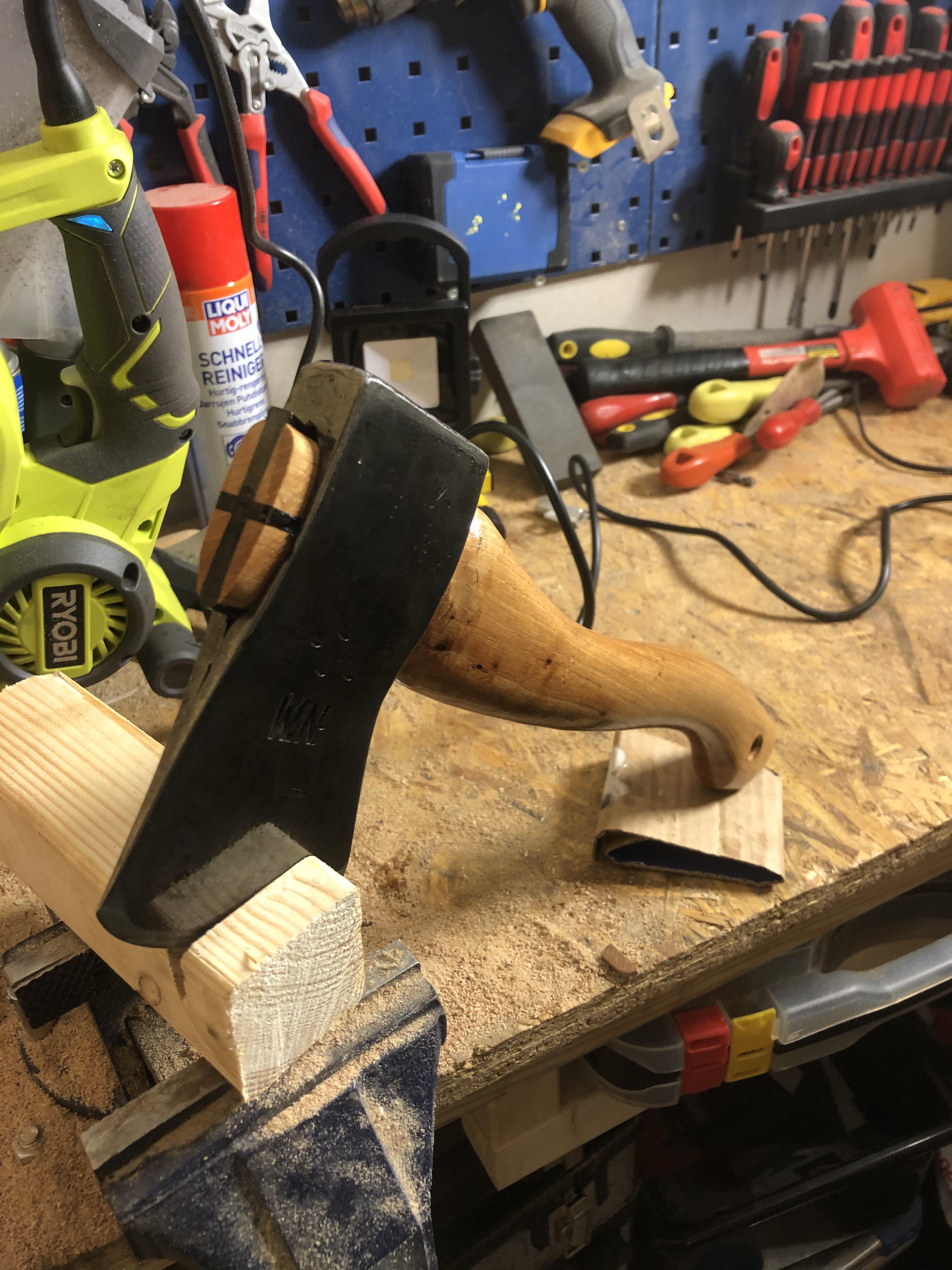 Fun little axe r/Axecraft