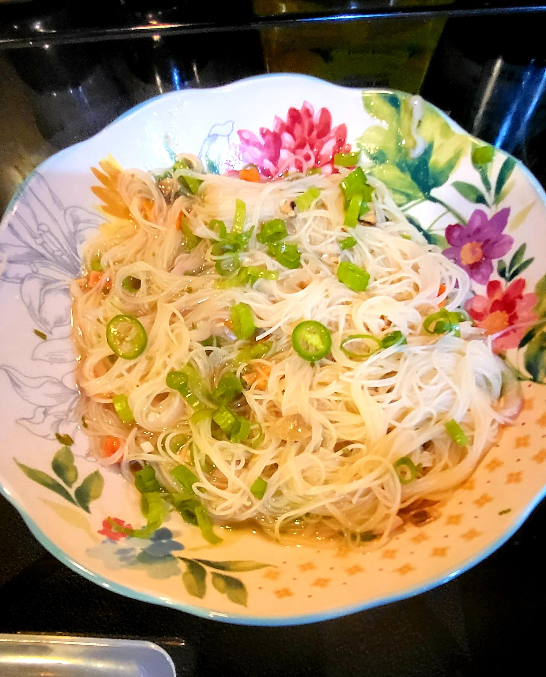 [Homemade] Sweet, Sour, and Spicy Thai angel hair rice noodles r/food