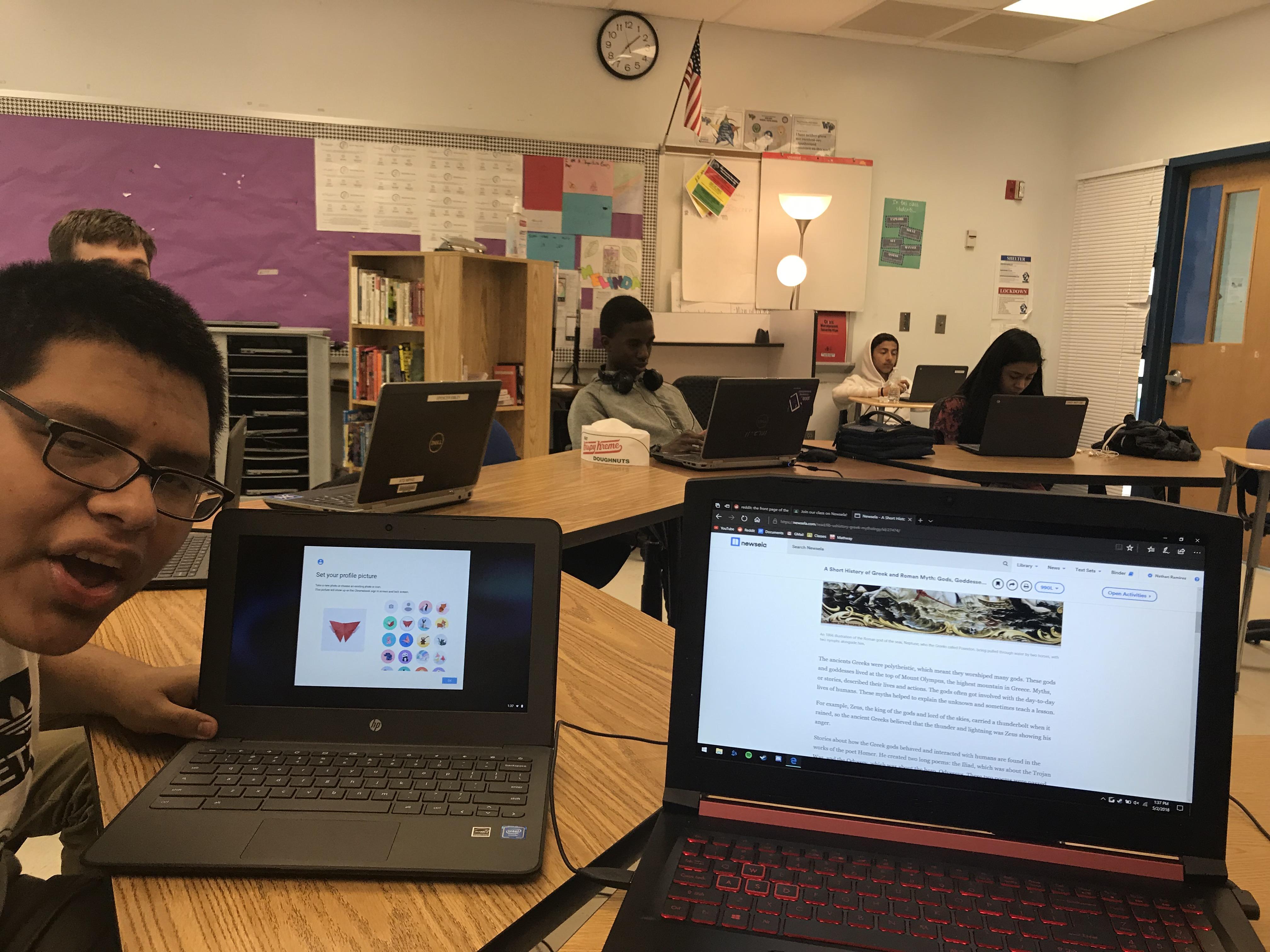 I love bringing my laptop to class r/pcmasterrace