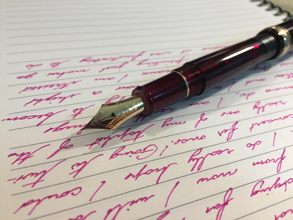 I really love long writing session with my Platinum 3776 SF. This pen