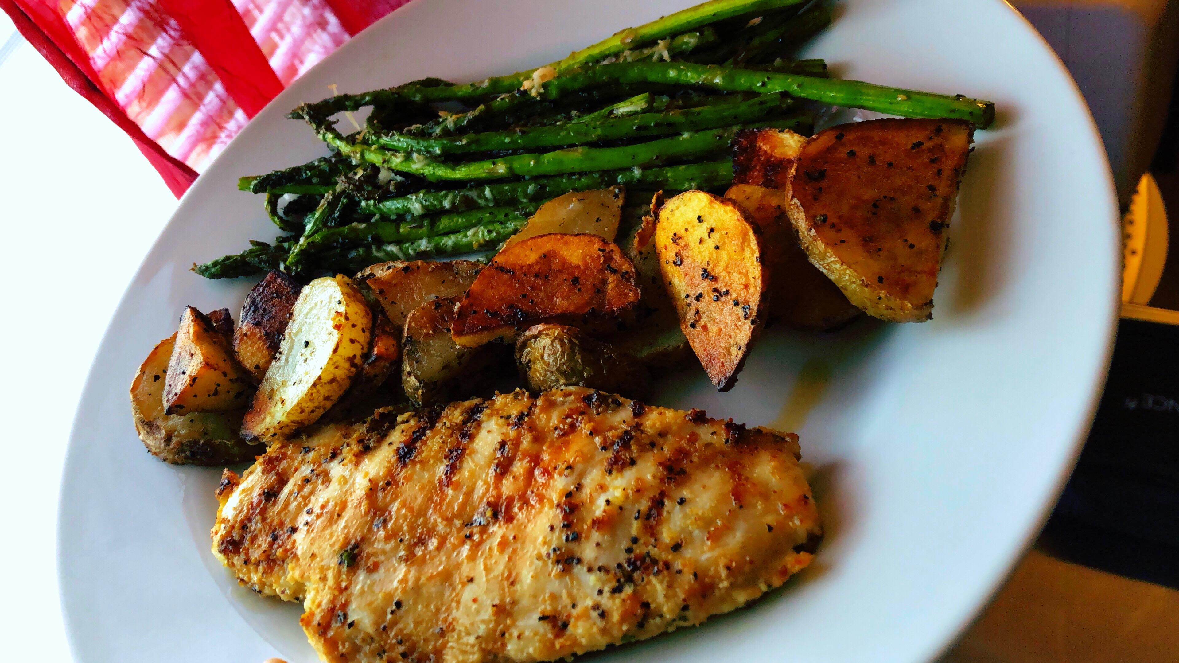 [Homemade] My dinner tonight, made in one cast iron pan. r/food