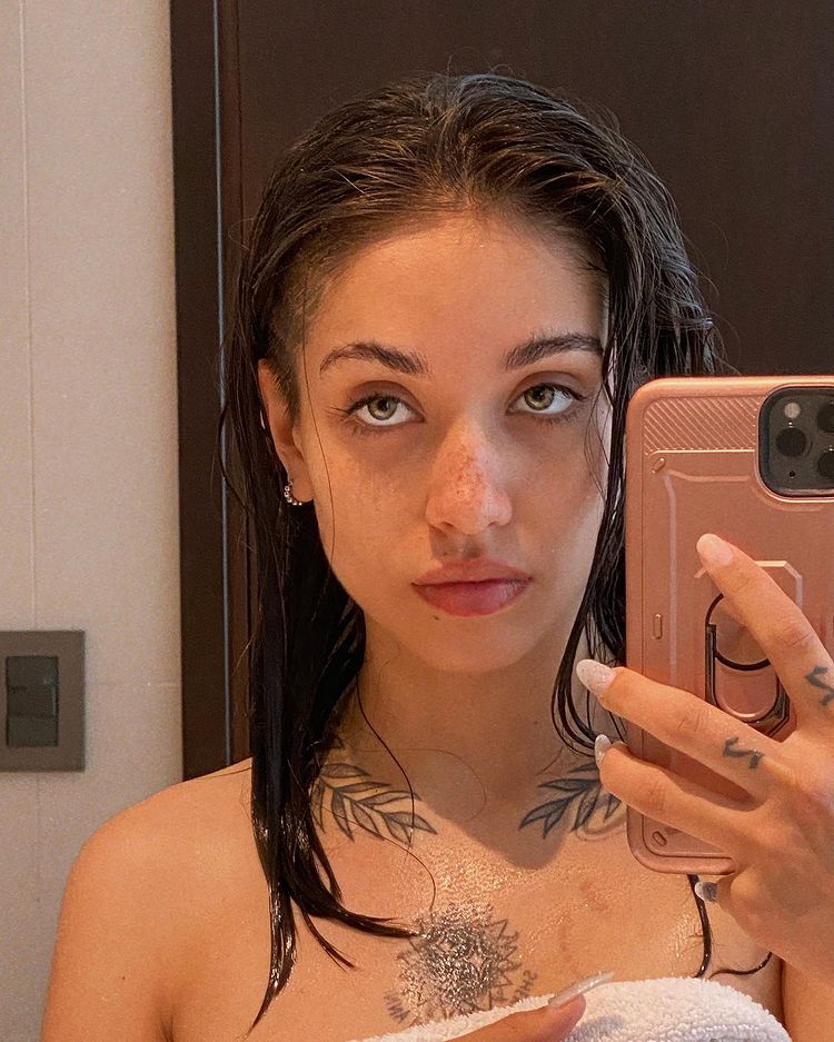 Maria Becerra : LatinaCuties