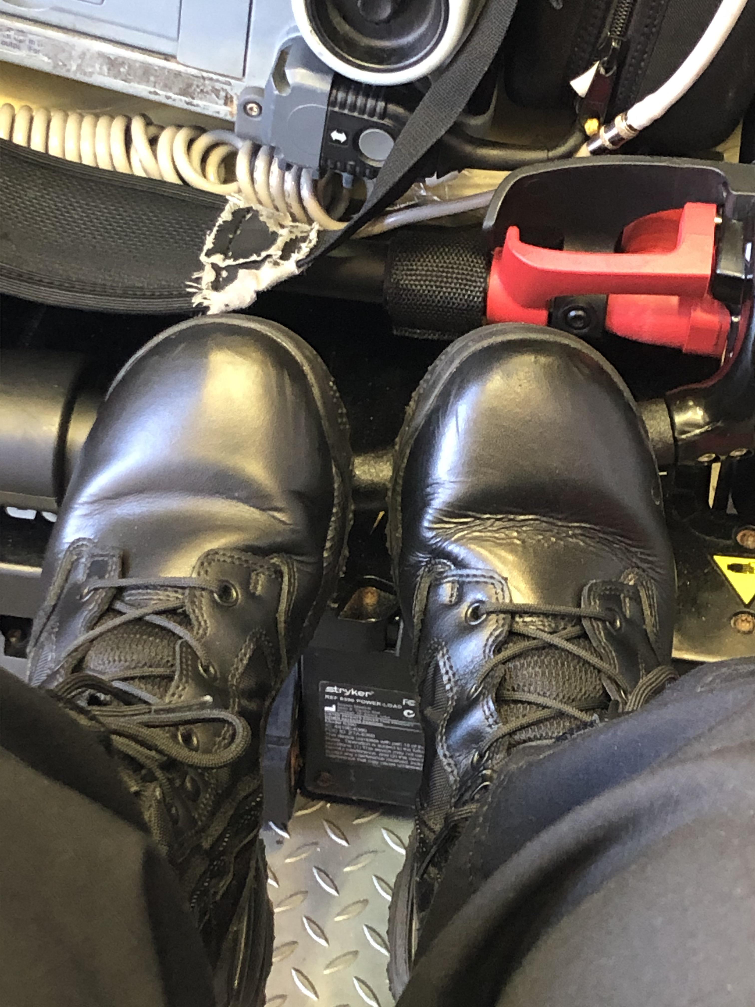 Why do my boots crease differently? Drives me nuts for some reason r/ems